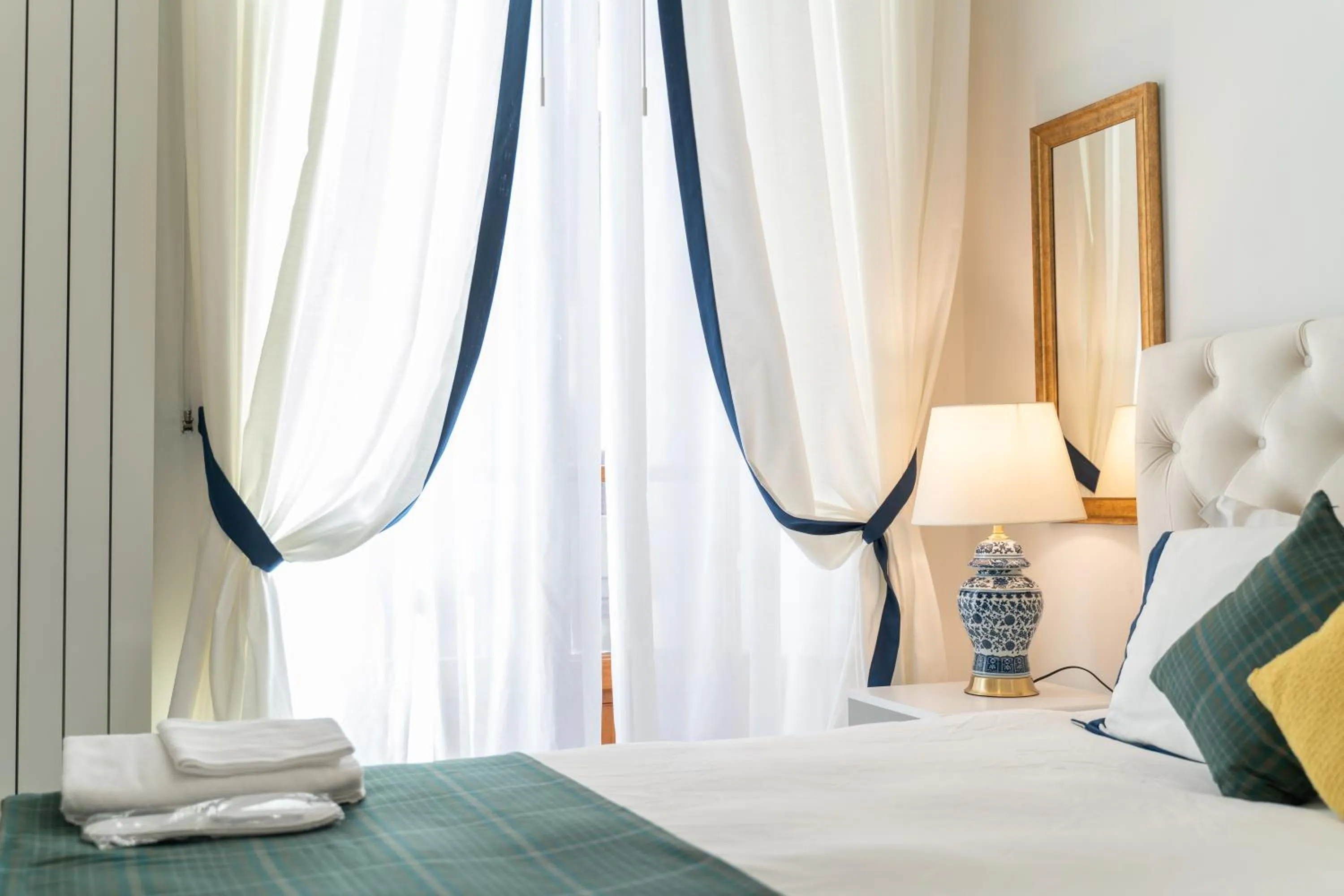 Decorative detail, Bed in B&B La Residenza di Michelangelo