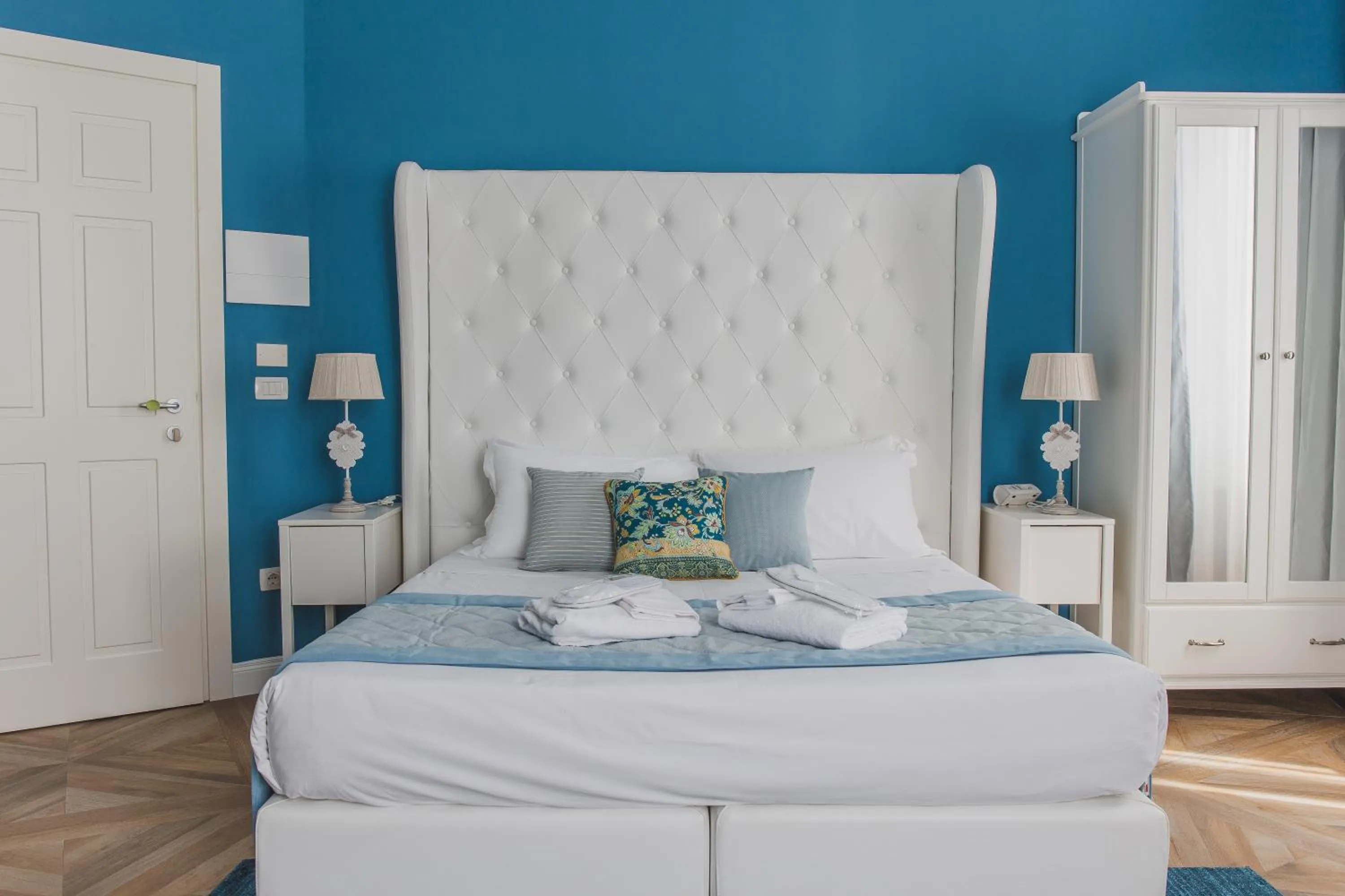 Decorative detail, Bed in B&B La Residenza di Michelangelo