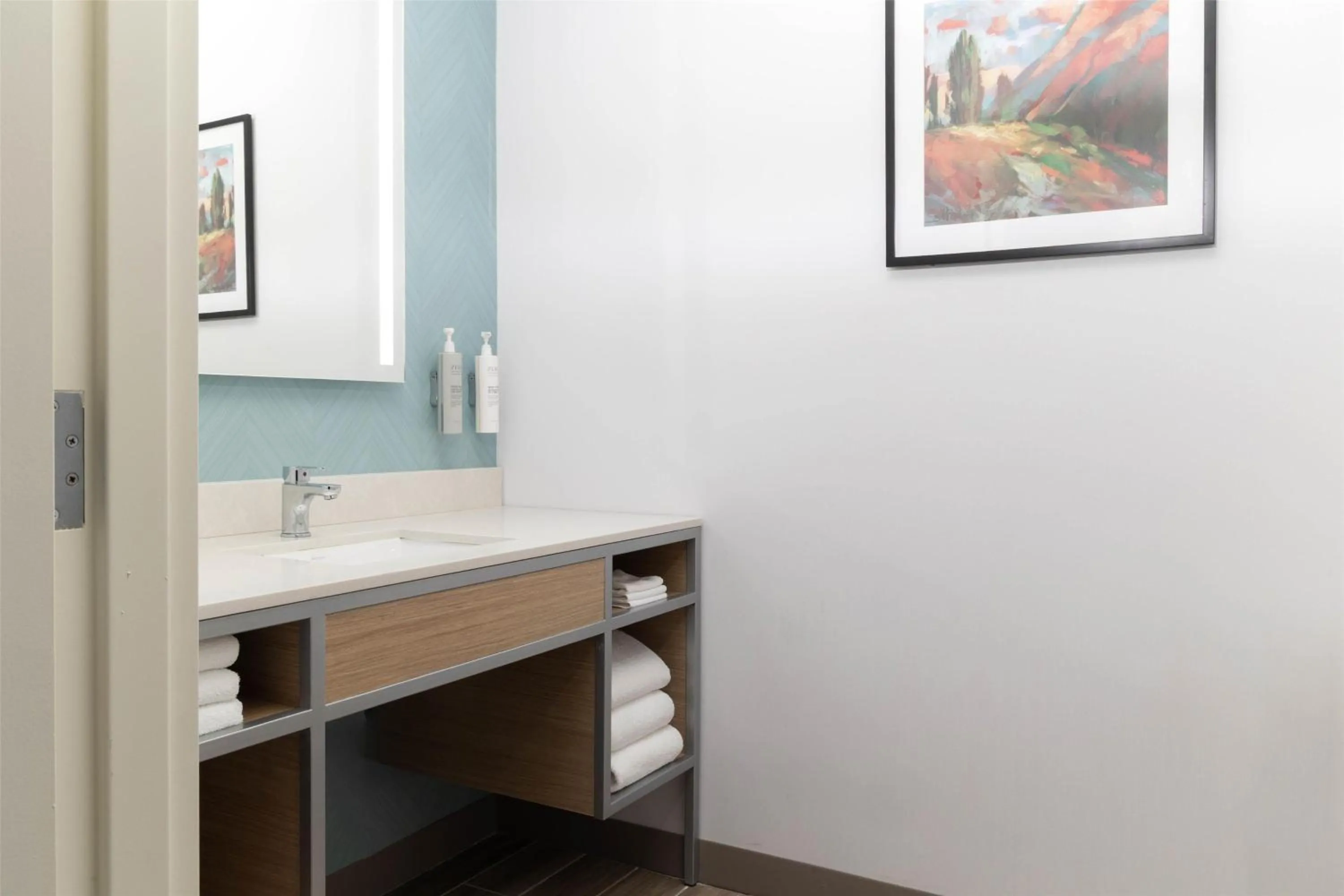 Bathroom in Hilton Garden Inn Ontario Rancho Cucamonga