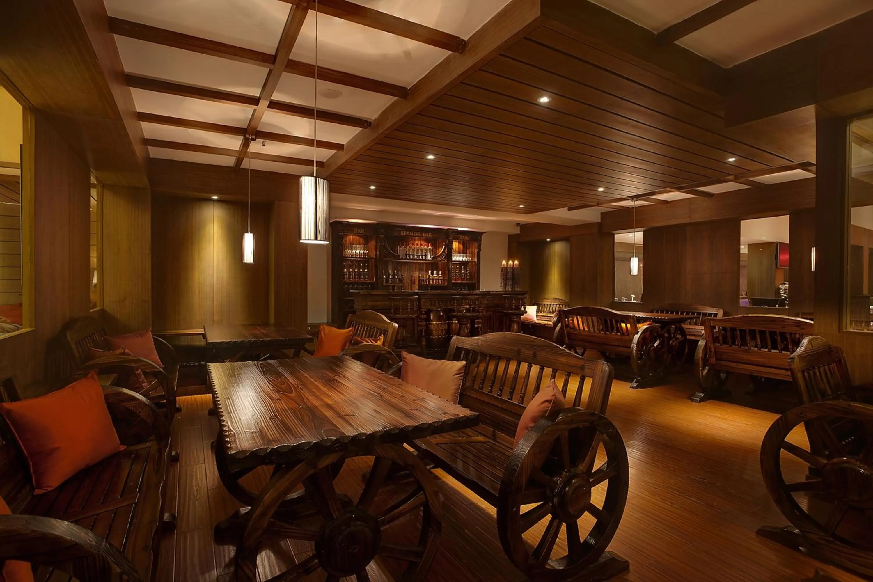 Lounge or bar in Sinclairs Retreat Ooty