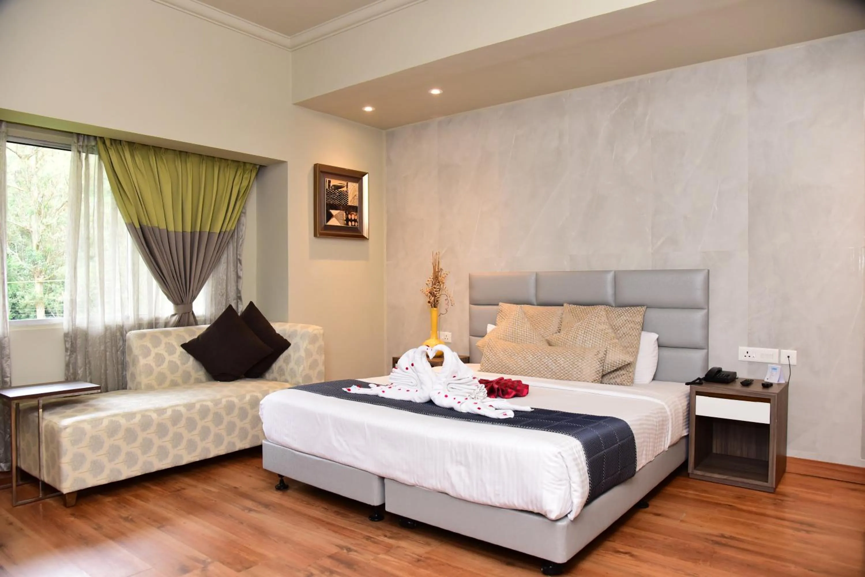 Bedroom, Bed in Sinclairs Retreat Ooty