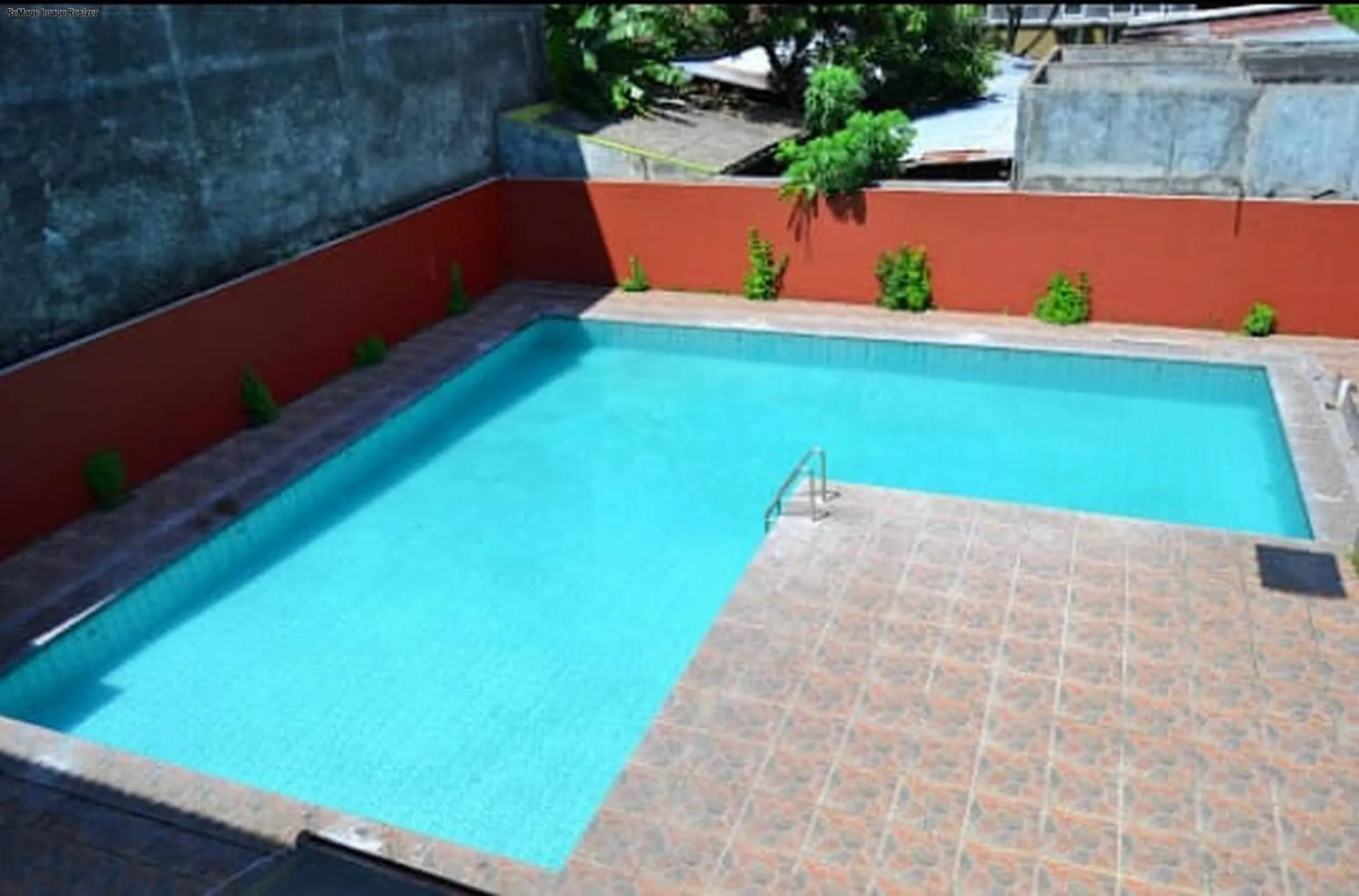 Swimming pool in Hotel Tiger