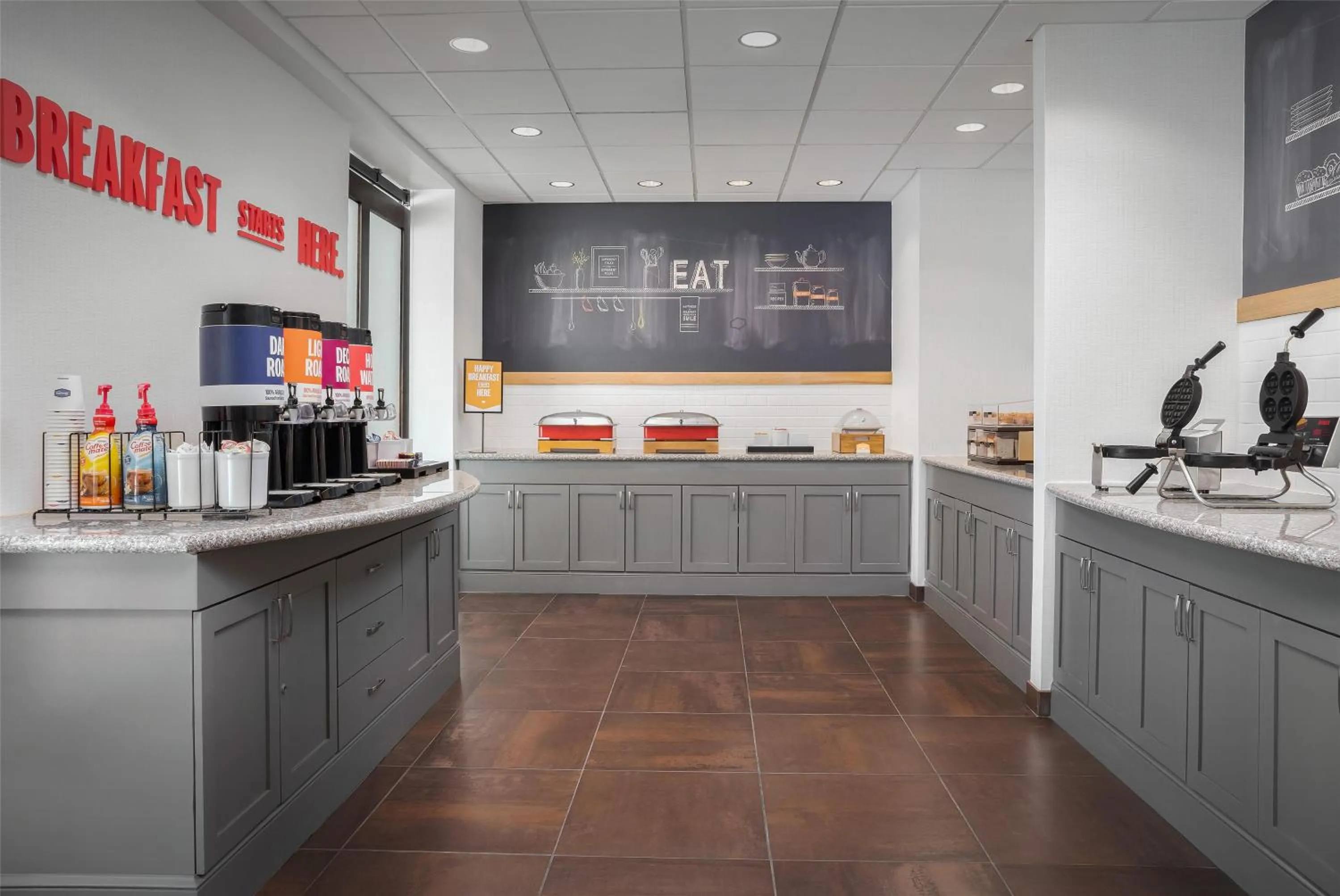 Breakfast in Hampton Inn & Suites Omaha-Downtown