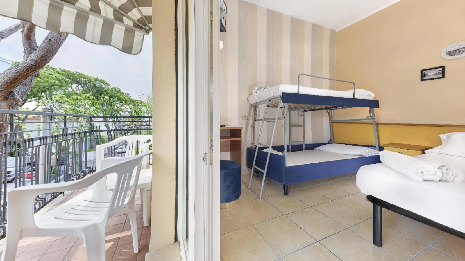 Bedroom, Bed in Hotel Arlecchino Riccione