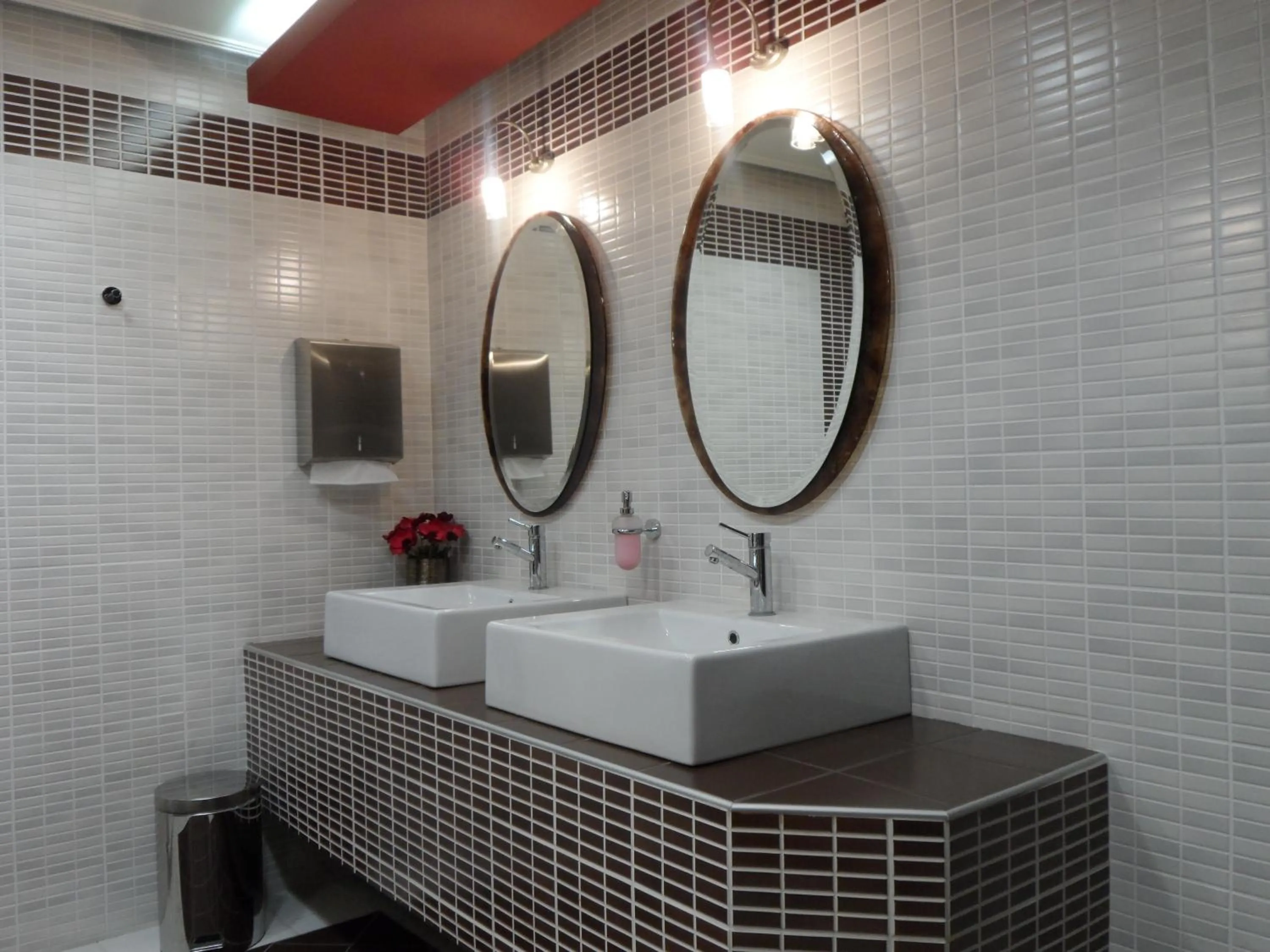 Decorative detail in Hotel Prigipikon Suites and sofites