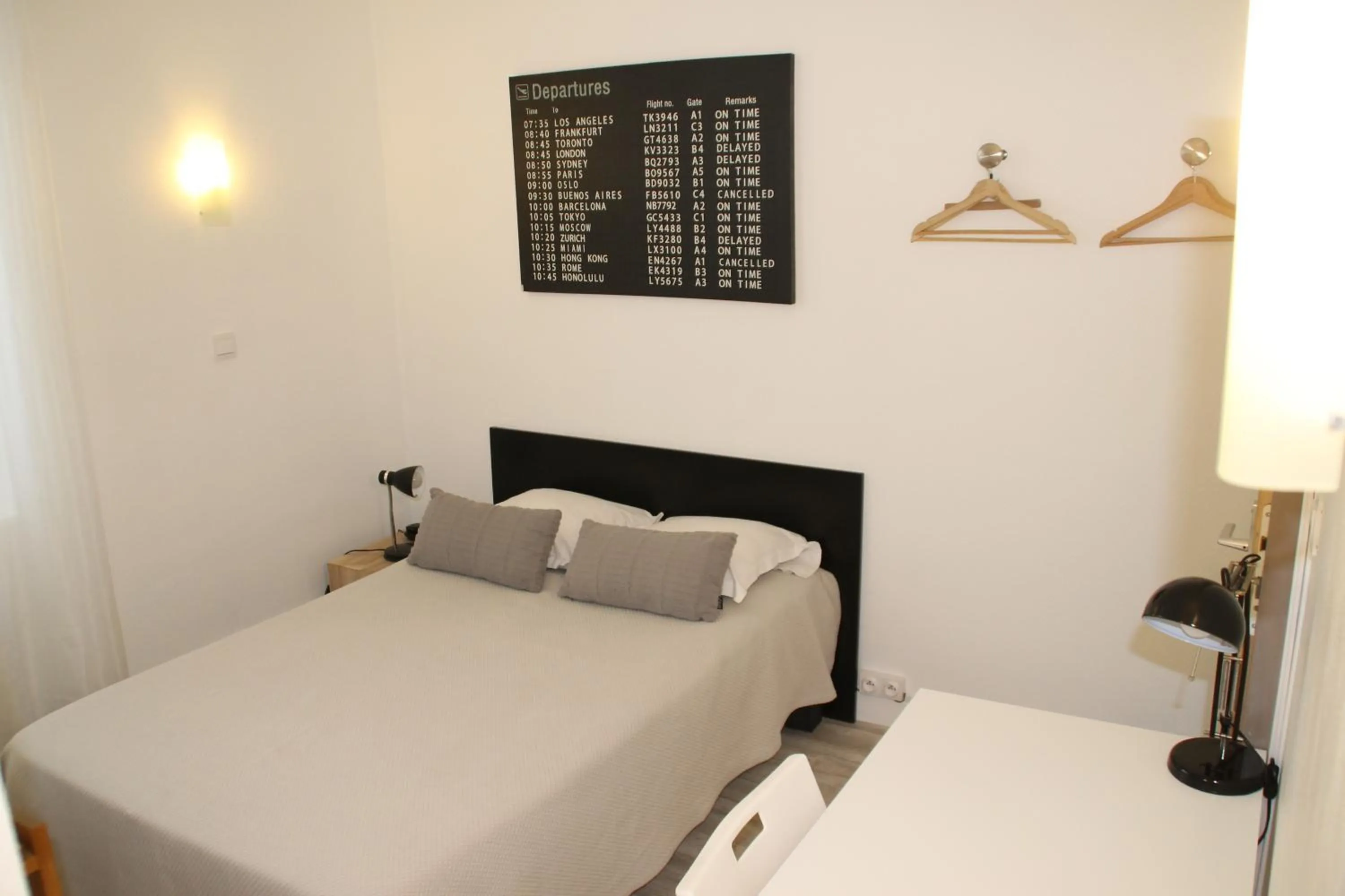 Photo of the whole room, Bed in Hôtel Rivière