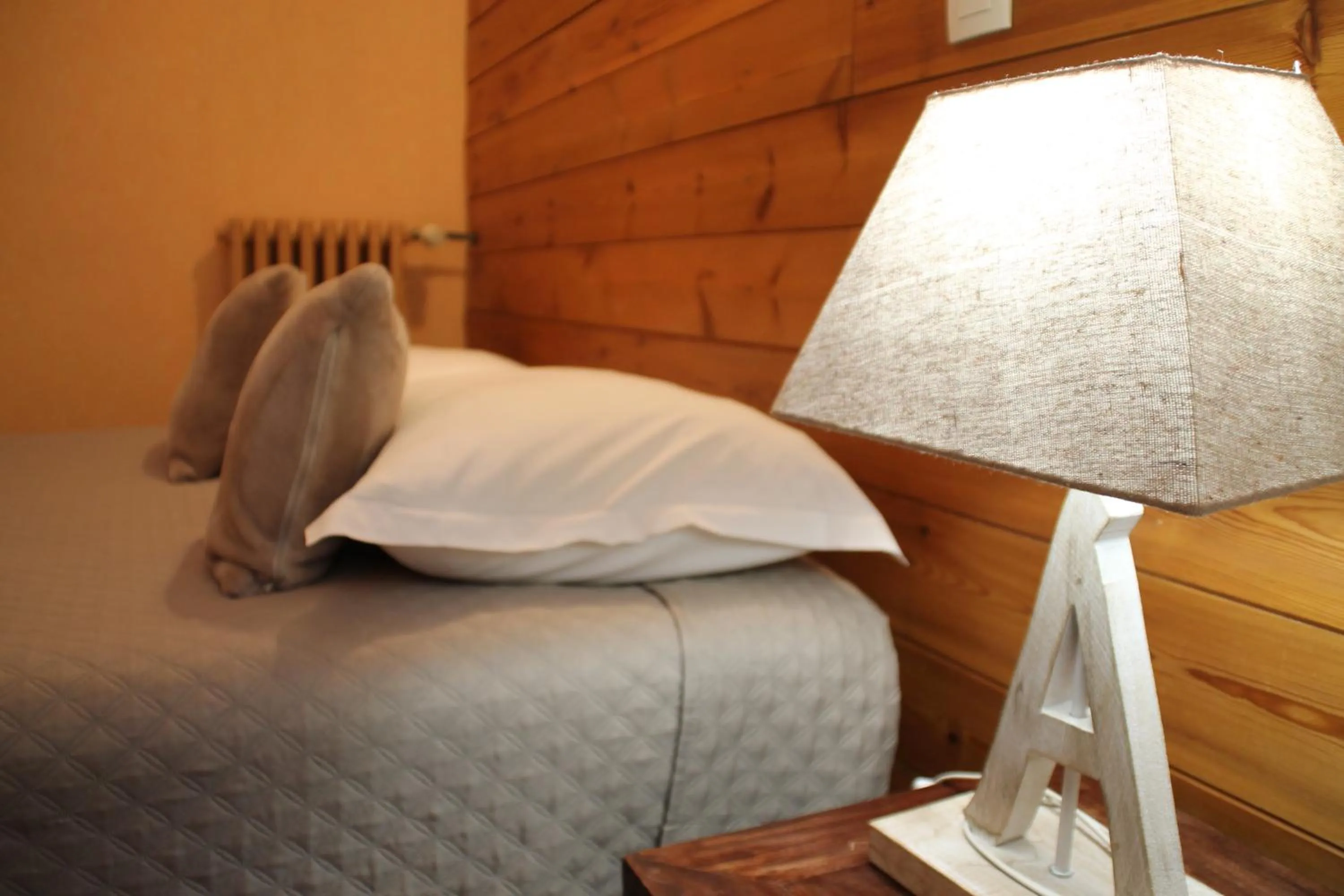 Bedroom, Bed in Hôtel Rivière