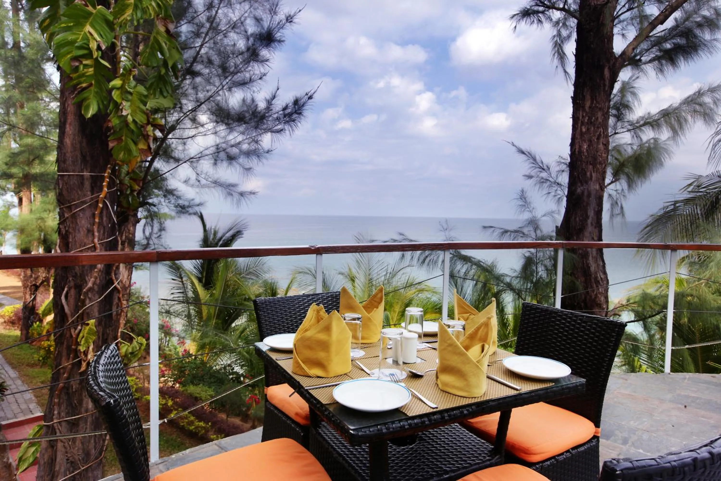 Restaurant/places to eat in Sinclairs Bayview