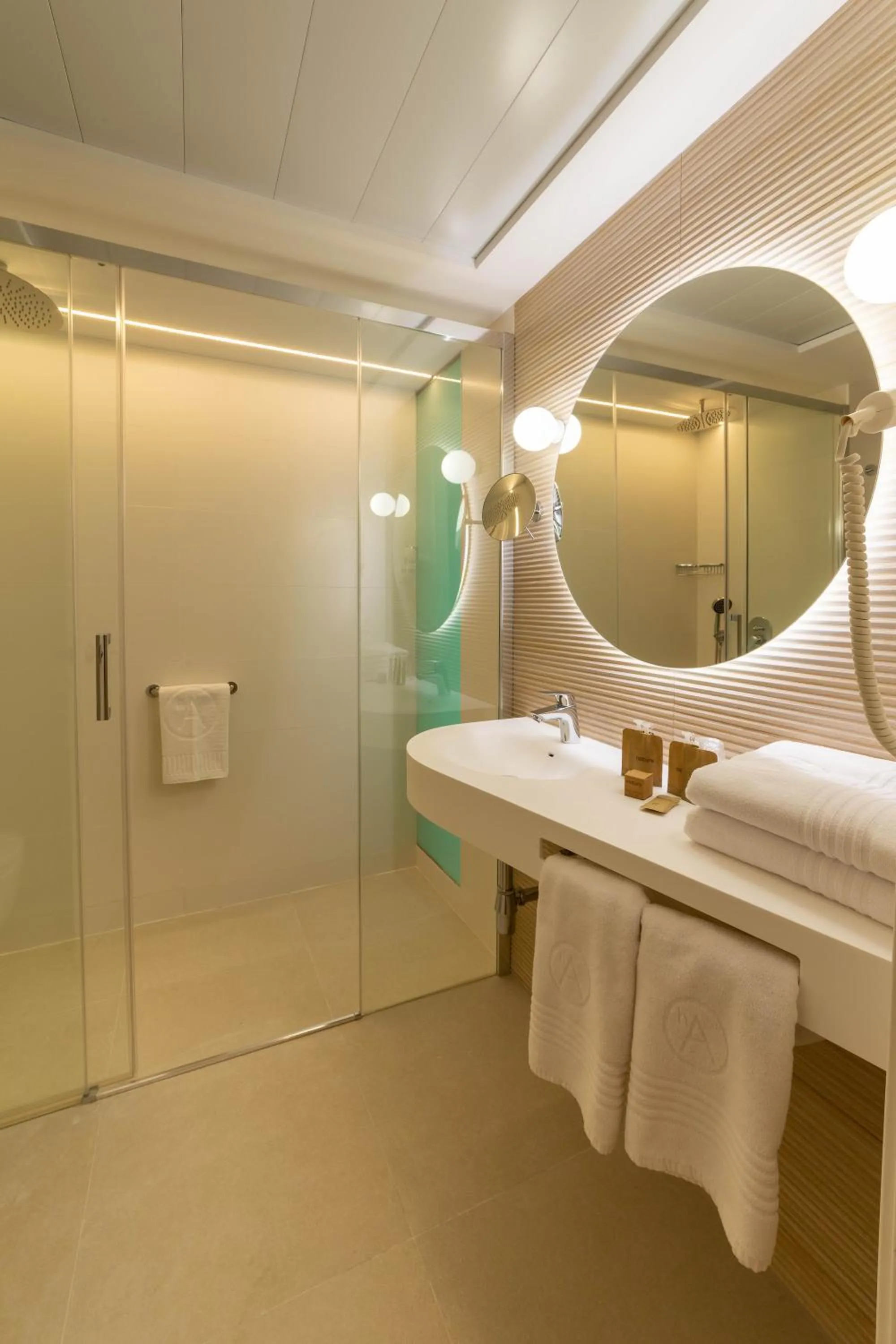 Bathroom in Ambassador Playa II