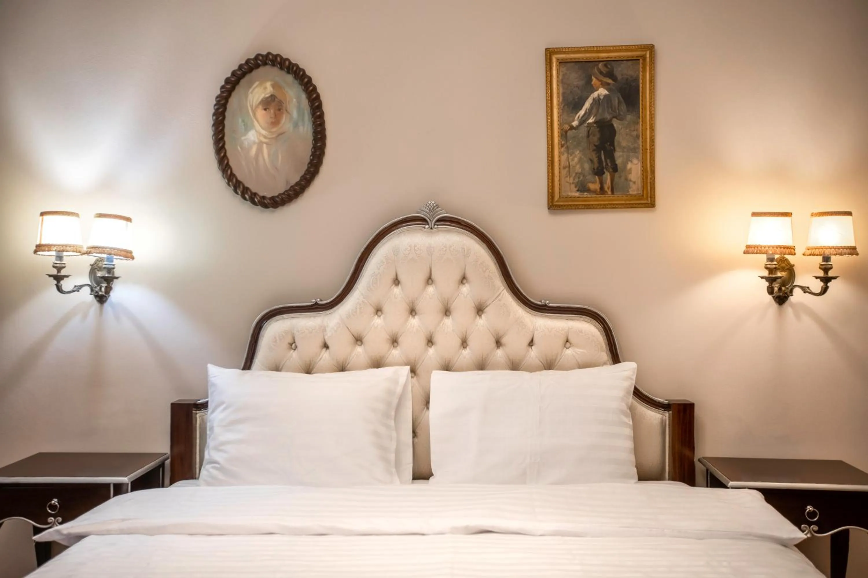 Property building, Bed in Casa Gotica Residence