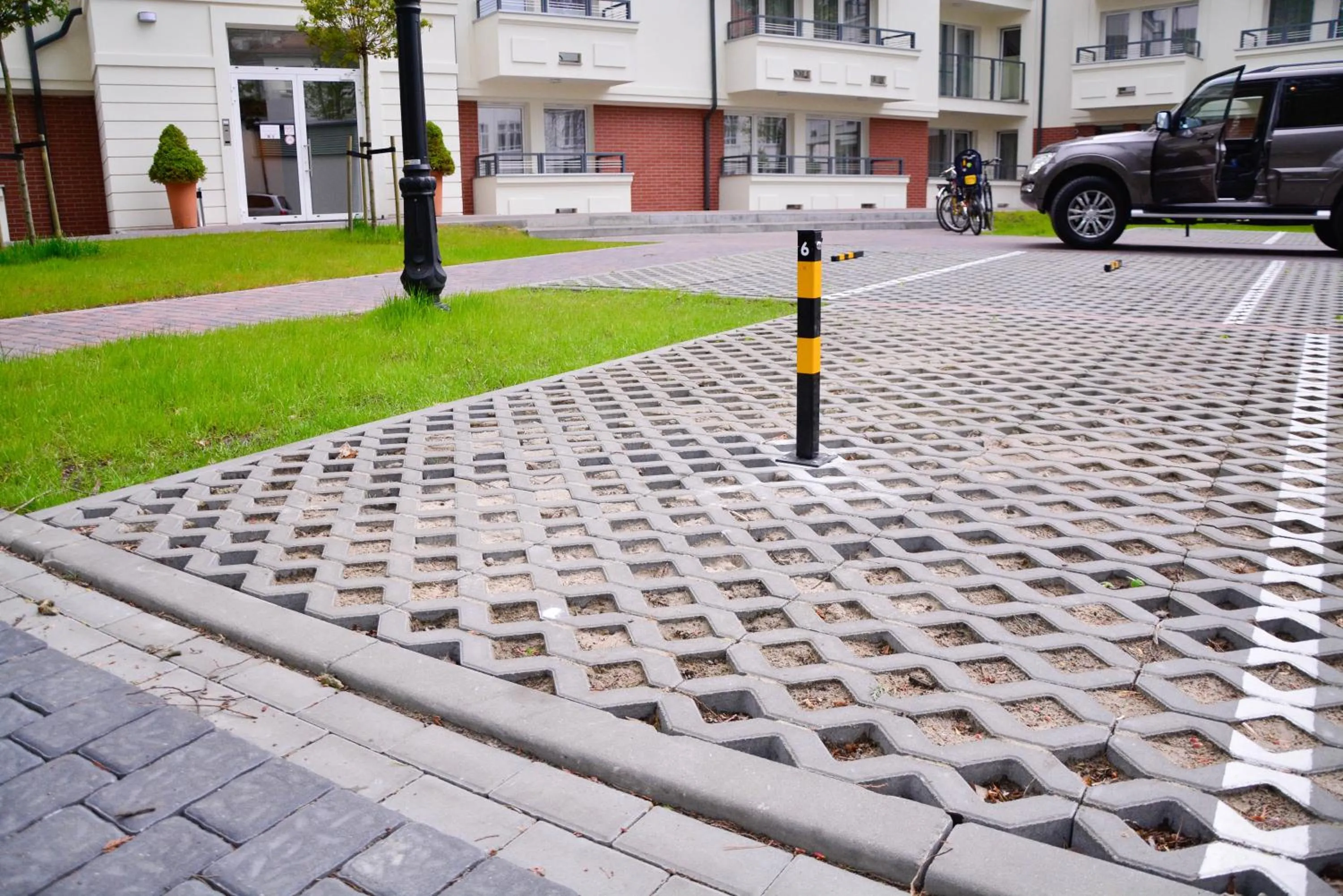 Patio in Osiedle Cesarskie Apartamenty - Parking - Apartamenty Bryza