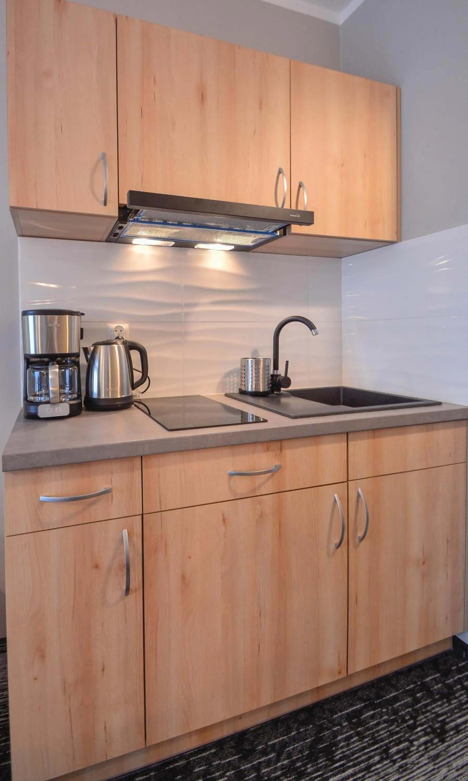 Kitchen or kitchenette in Osiedle Cesarskie Apartamenty - Parking - Apartamenty Bryza