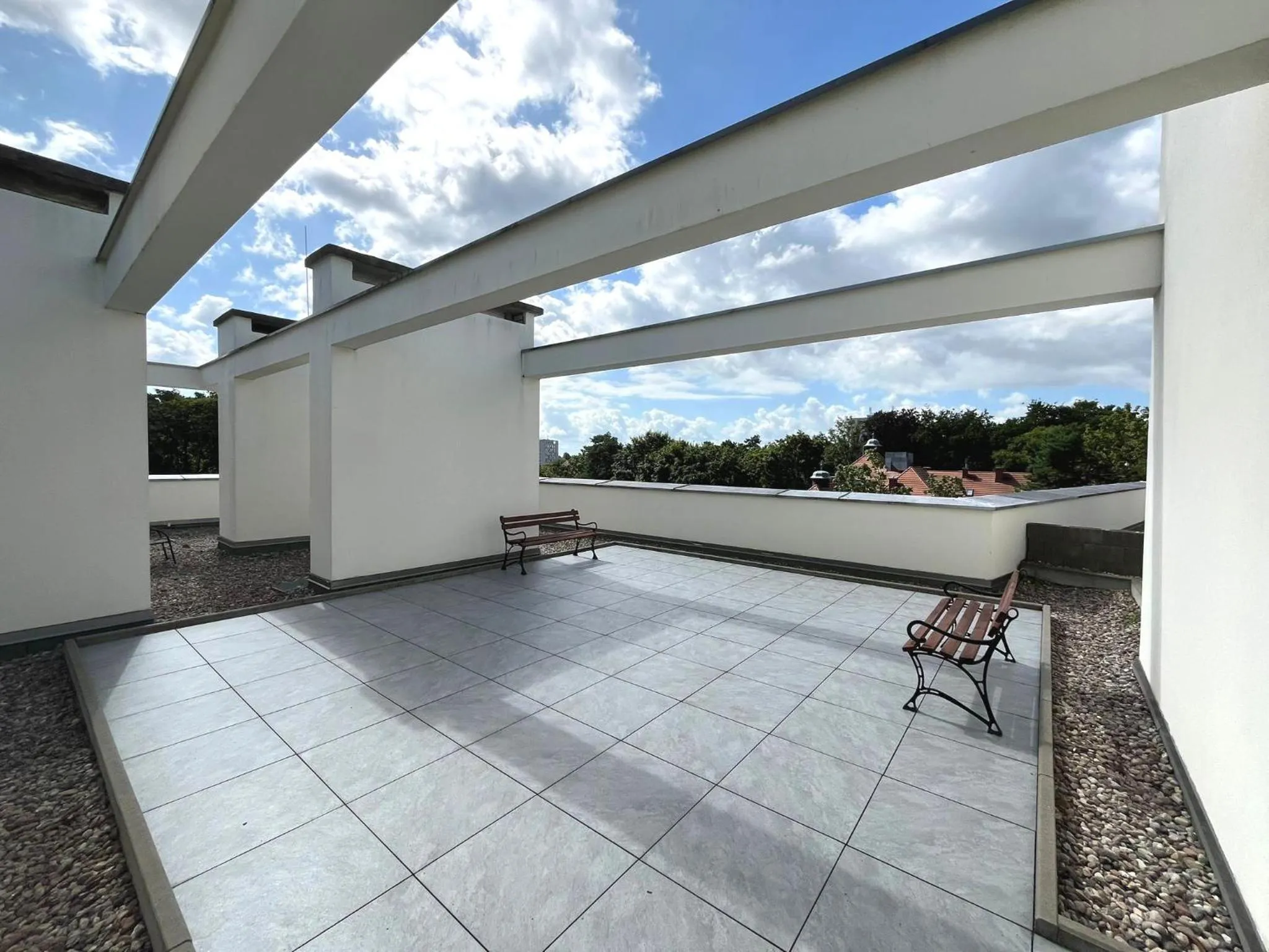 Property building in Osiedle Cesarskie Apartamenty - Parking - Apartamenty Bryza