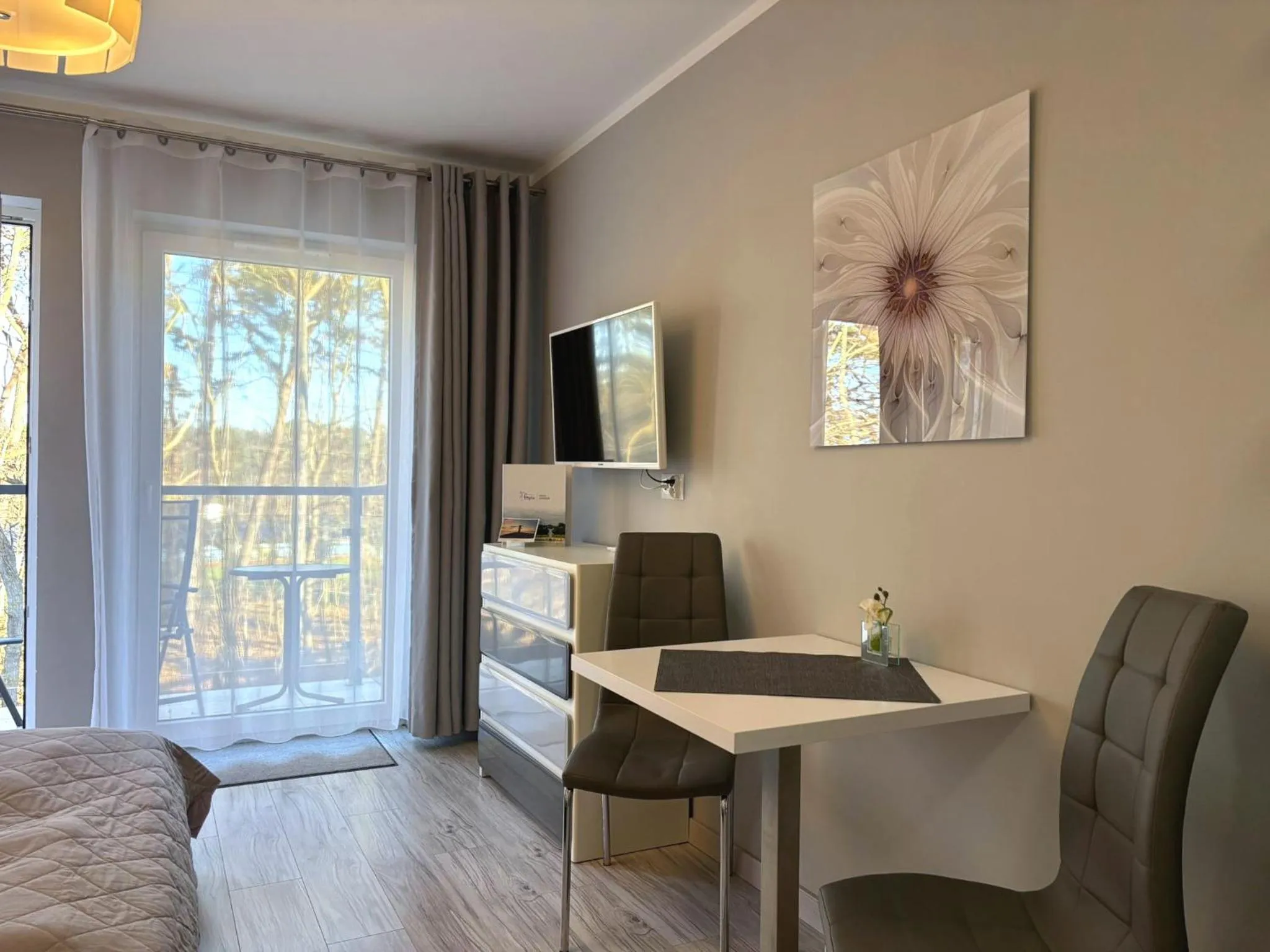 TV and multimedia in Osiedle Cesarskie Apartamenty - Parking - Apartamenty Bryza