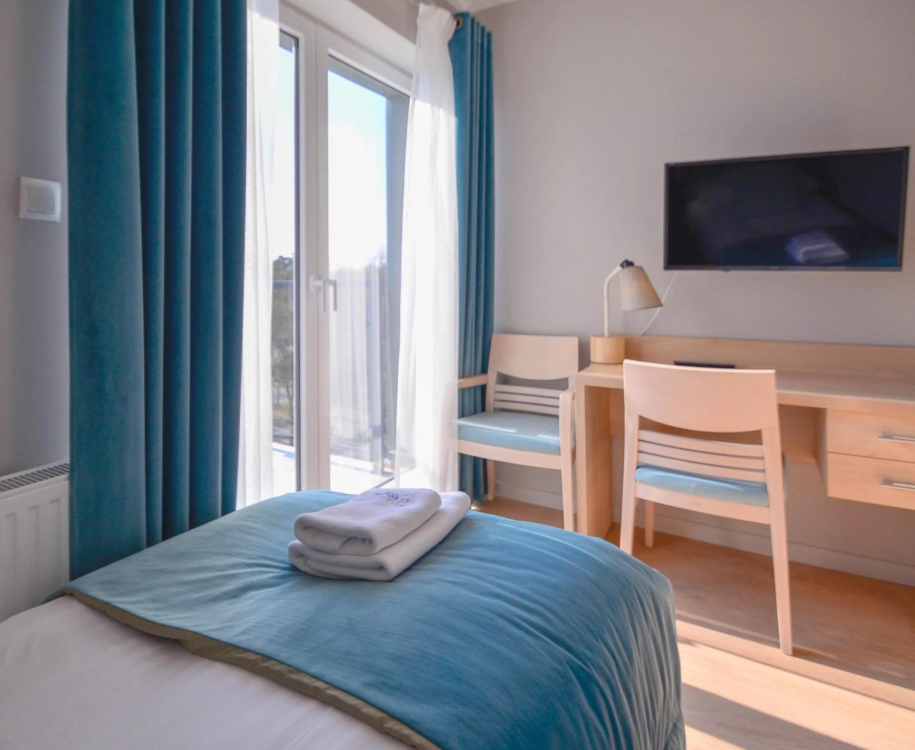 Bedroom, Bed in Osiedle Cesarskie Apartamenty - Parking - Apartamenty Bryza