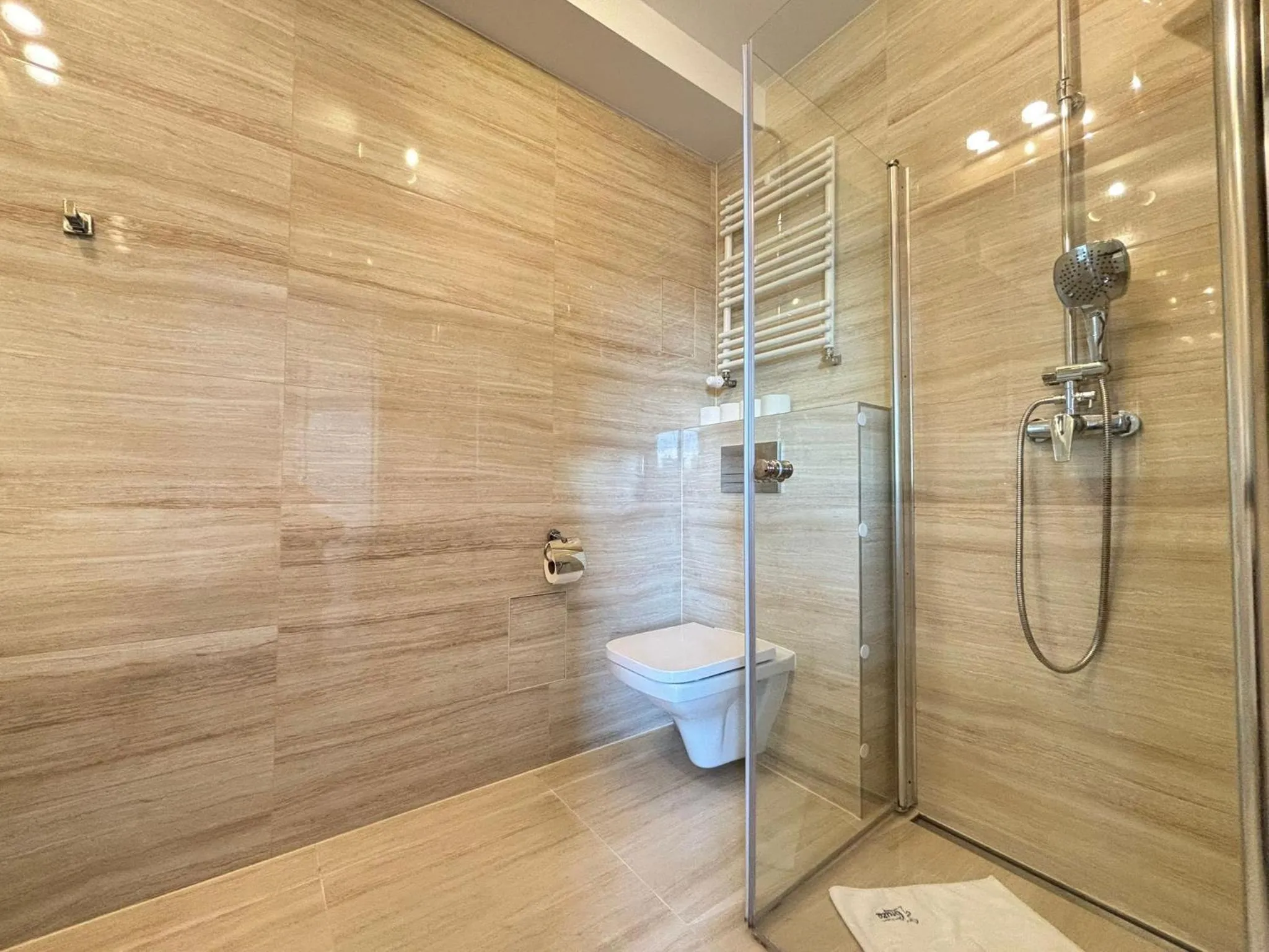Shower in Osiedle Cesarskie Apartamenty - Parking - Apartamenty Bryza