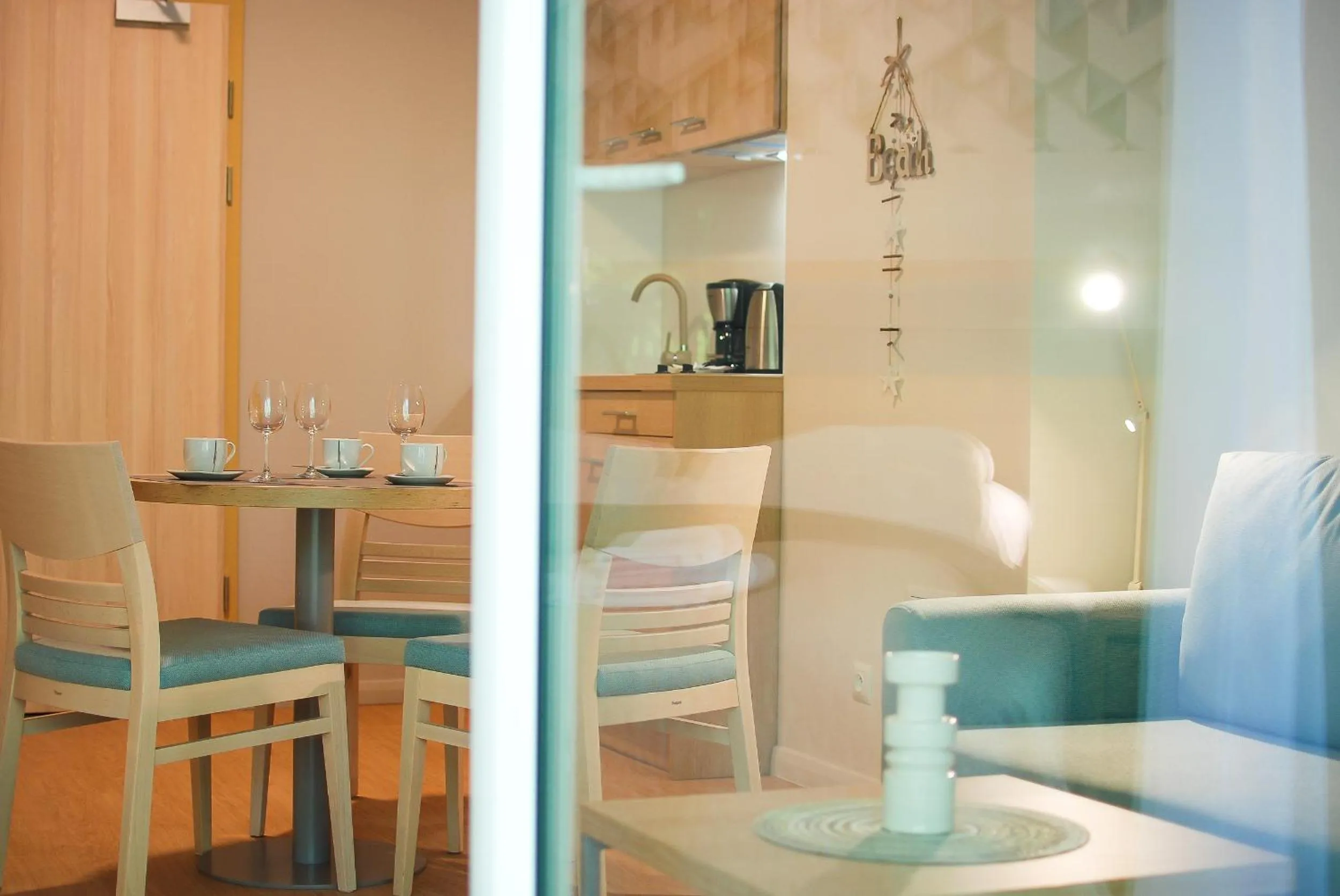 Dining area in Osiedle Cesarskie Apartamenty - Parking - Apartamenty Bryza