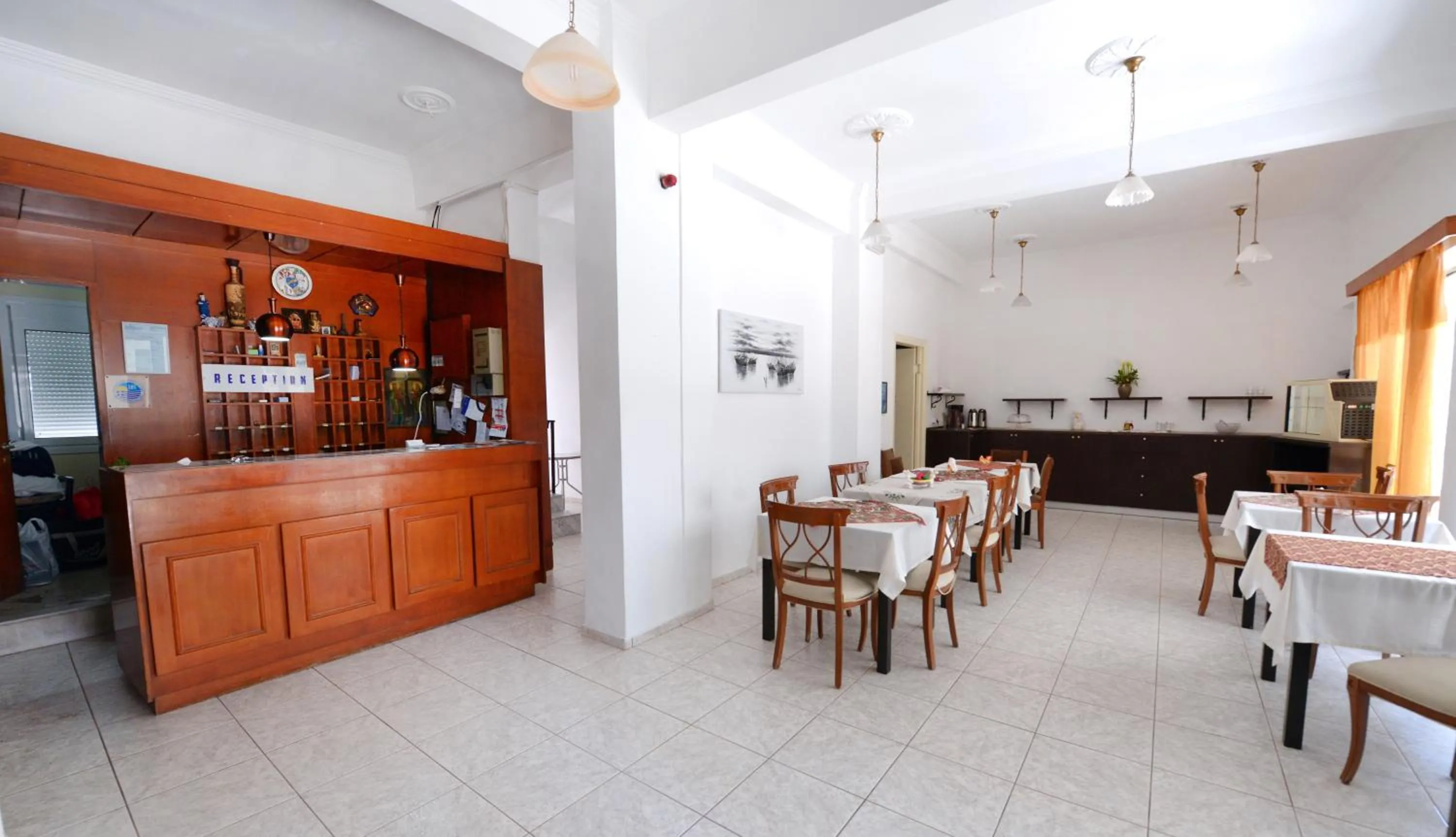 Restaurant/places to eat in Veroniki Hotel