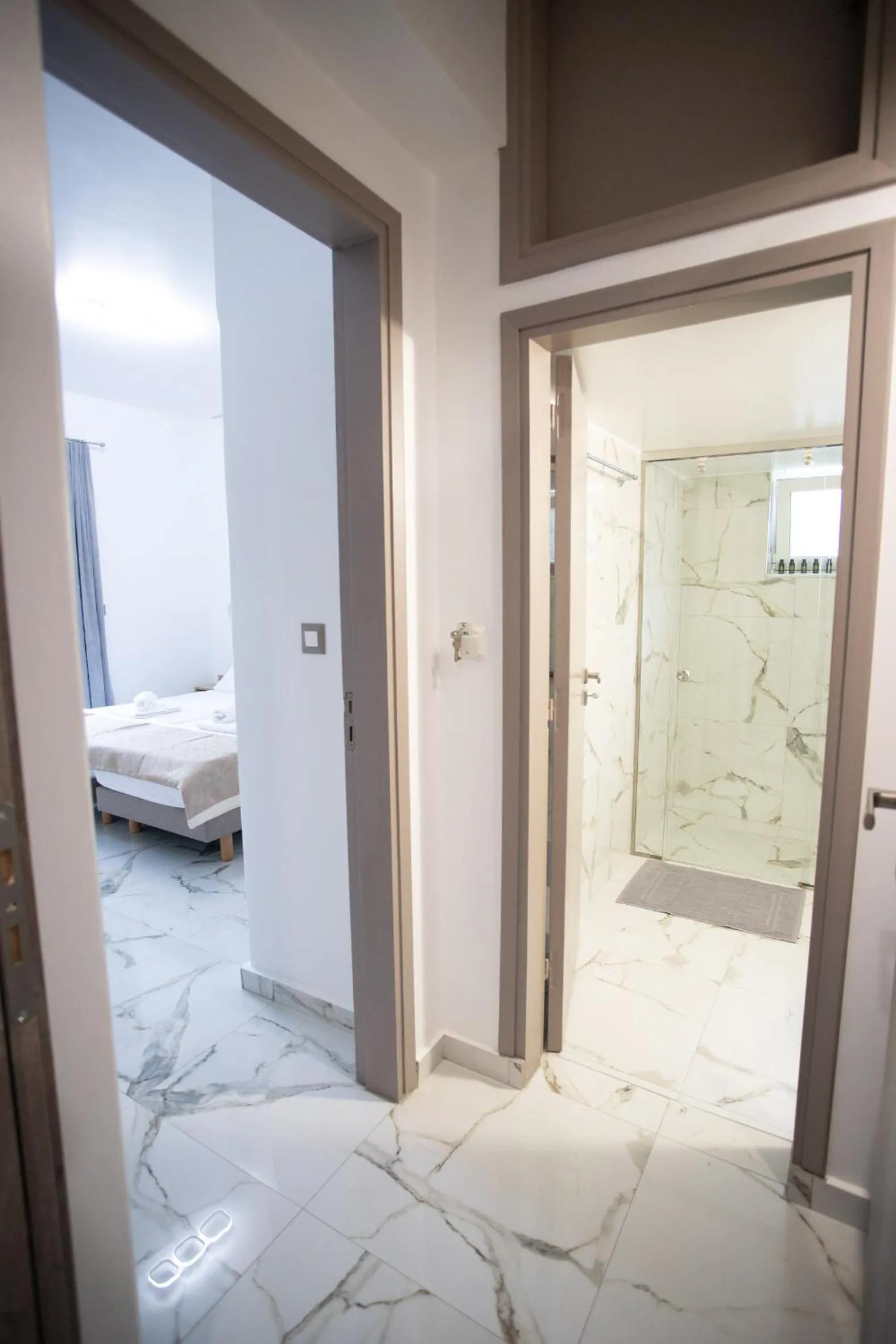 Shower, Bed in Star Hotel