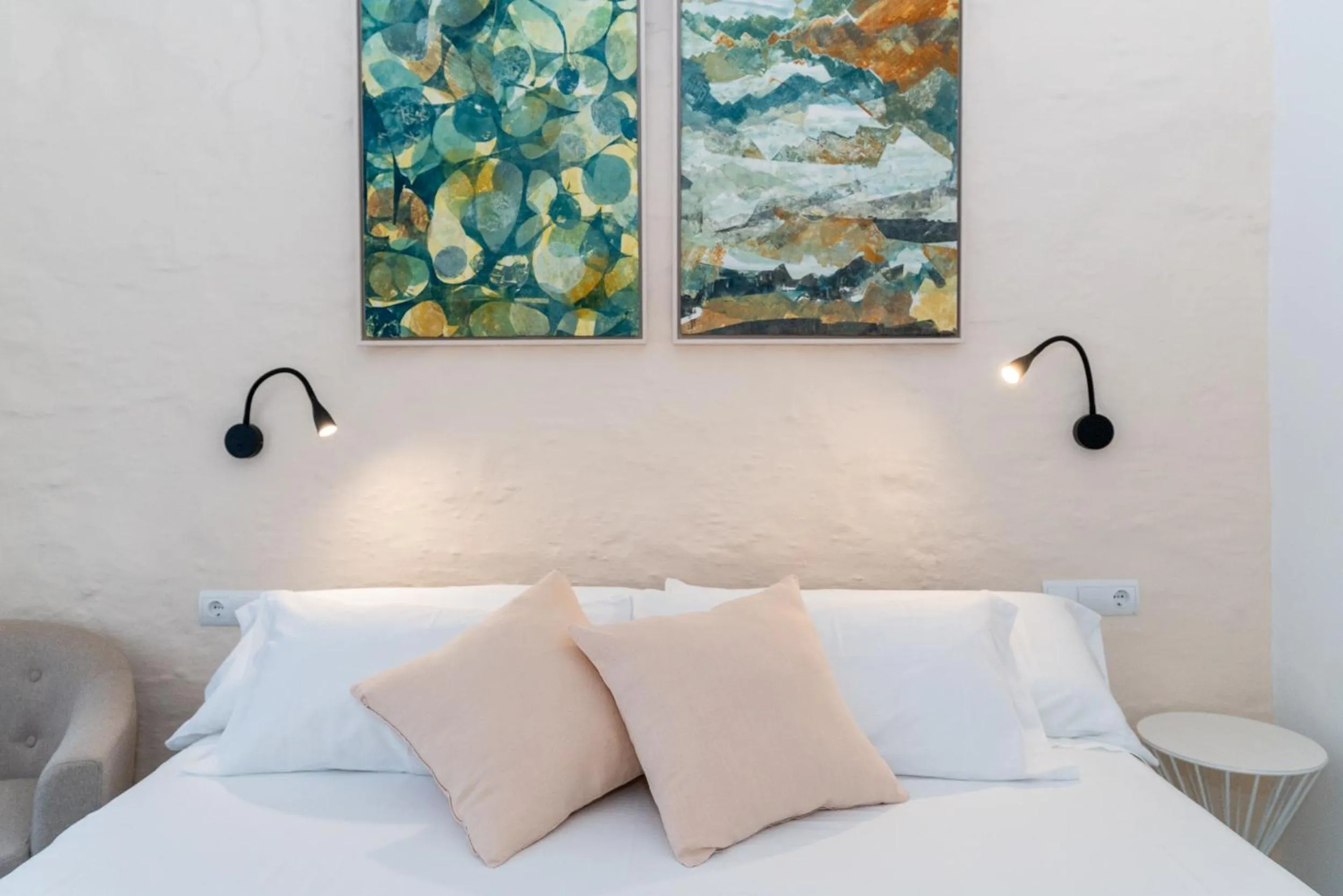 Photo of the whole room, Bed in Hotel m - 27