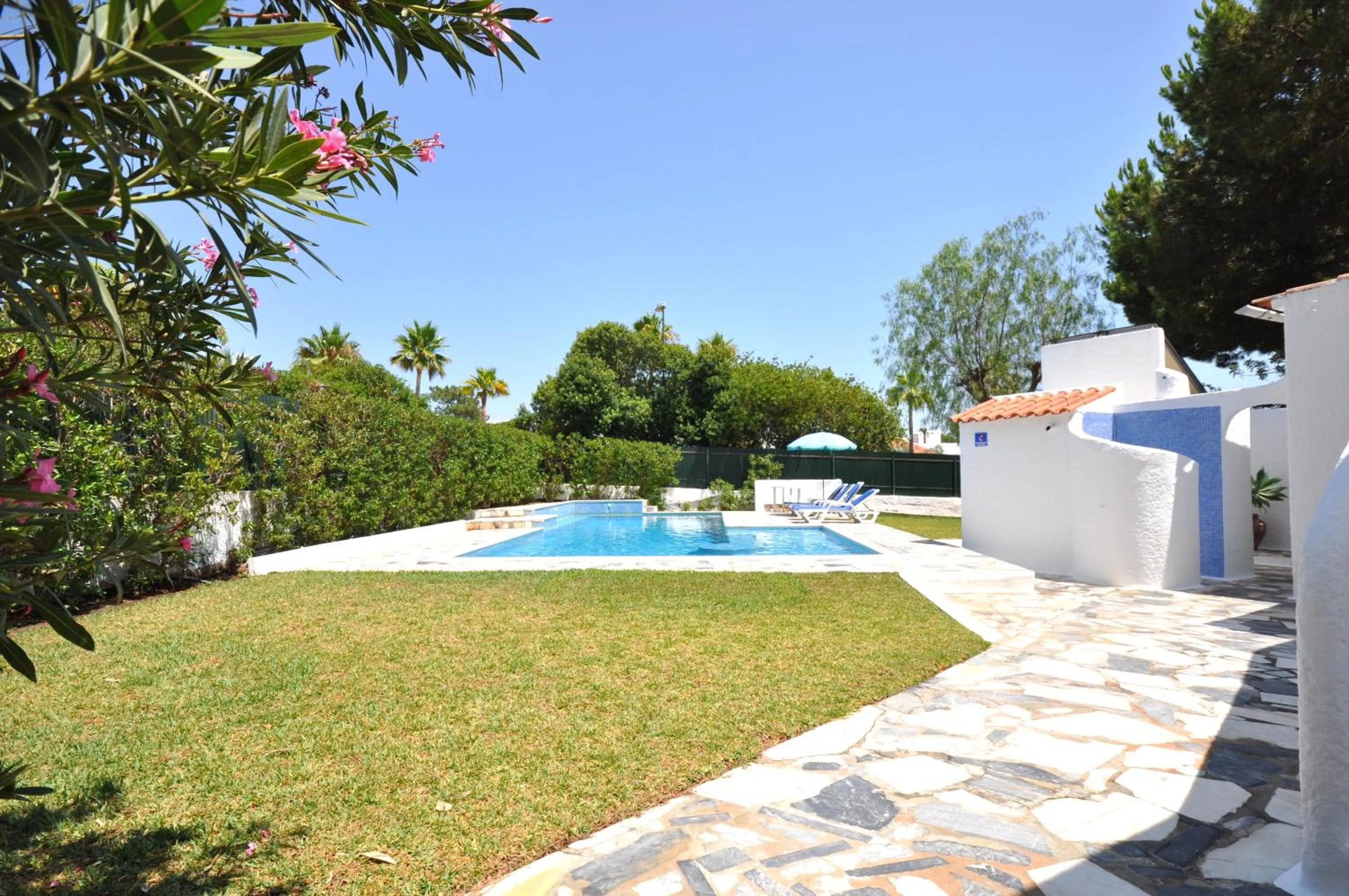 Delightful single-storey villa, private pool, free air conditioning and wifi