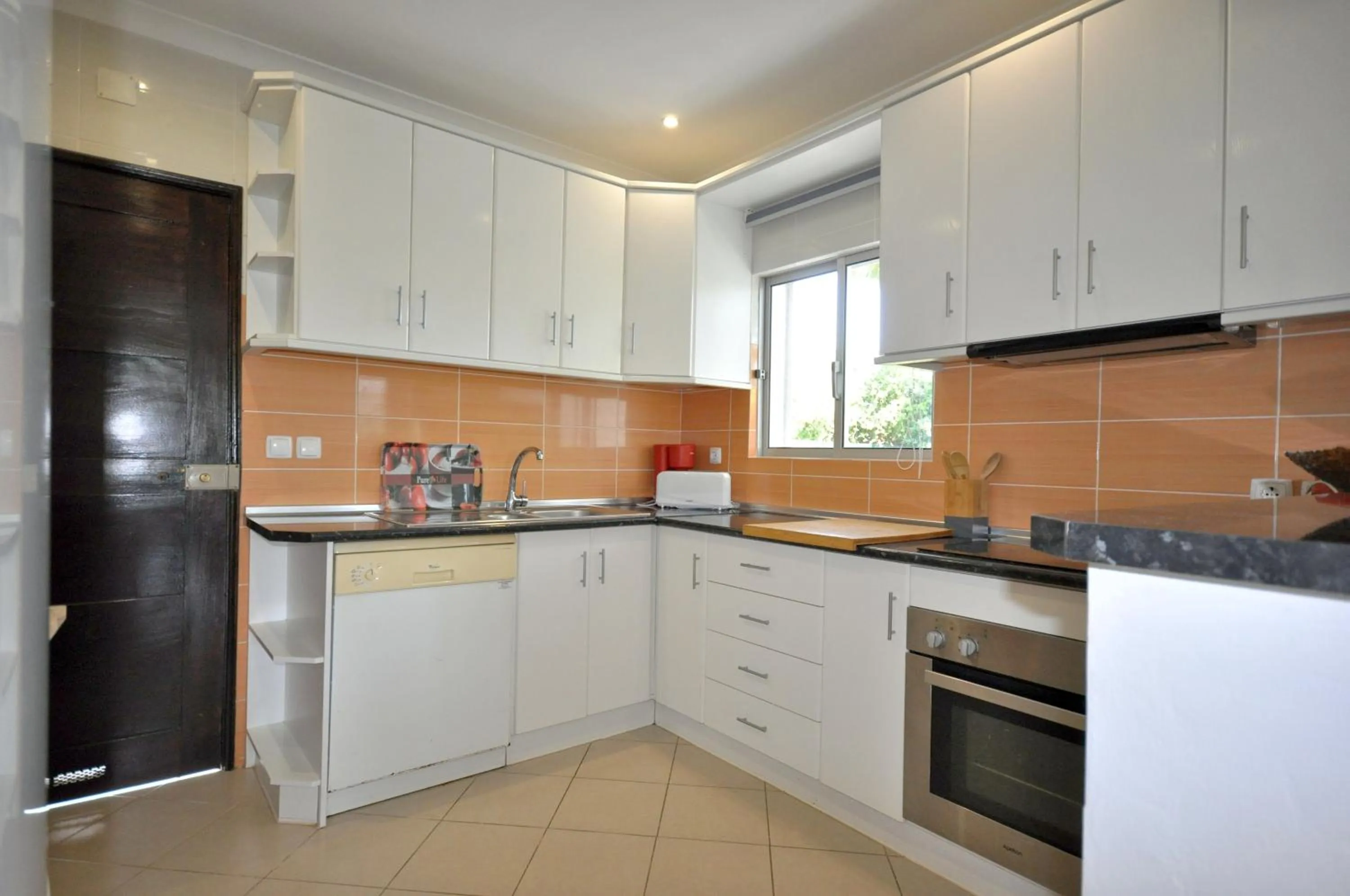 Delightful single-storey villa, private pool, free air conditioning and wifi