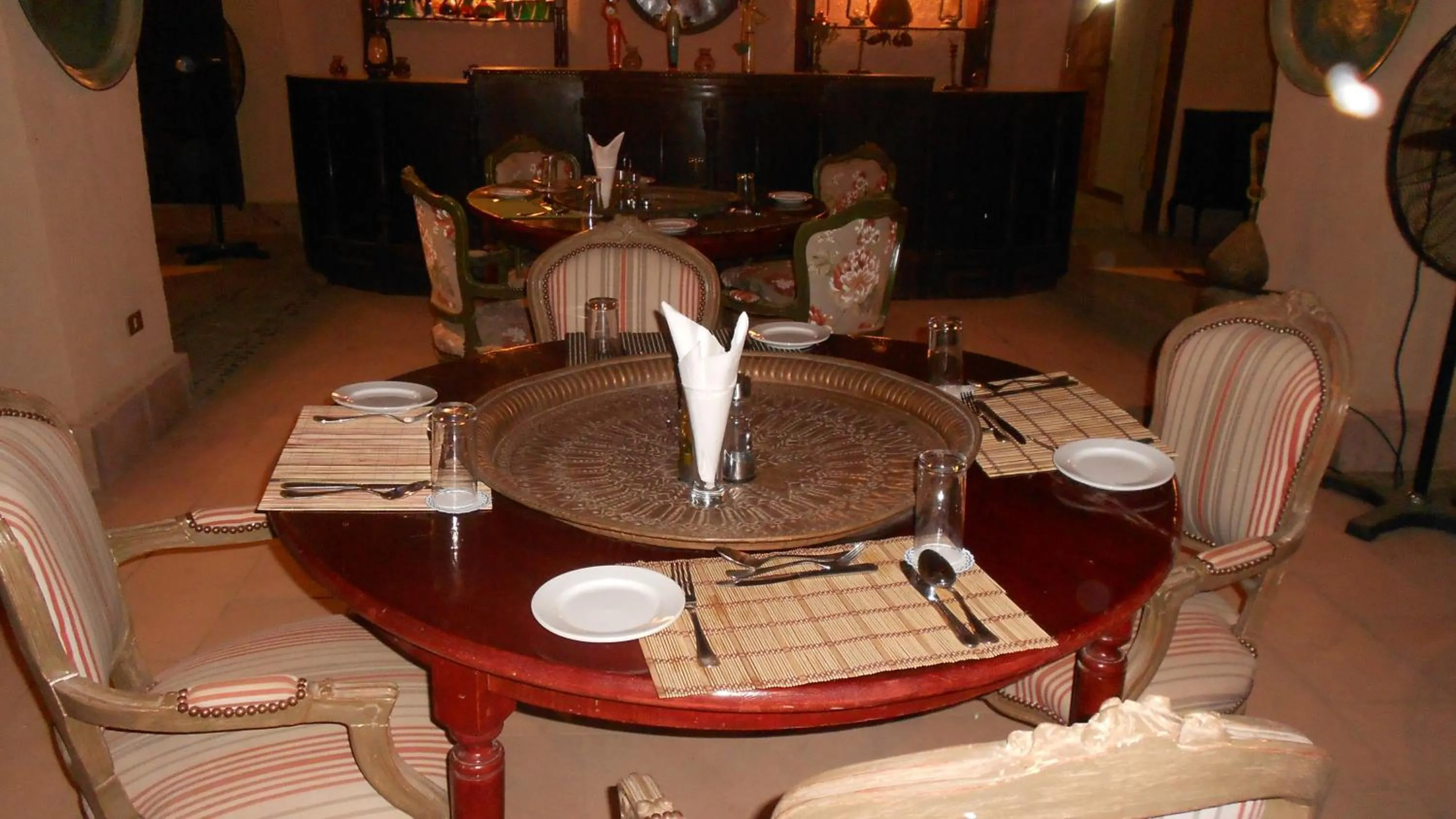 Restaurant/places to eat in Shanda Lodge Desert Resort