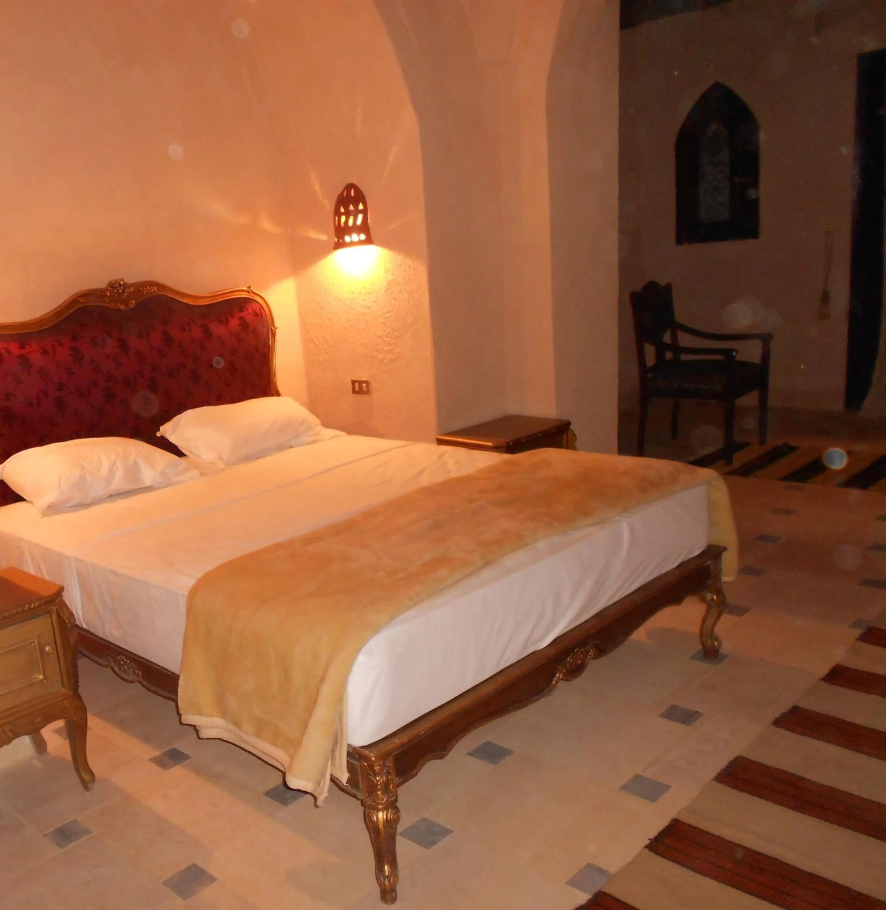 Bed in Shanda Lodge Desert Resort