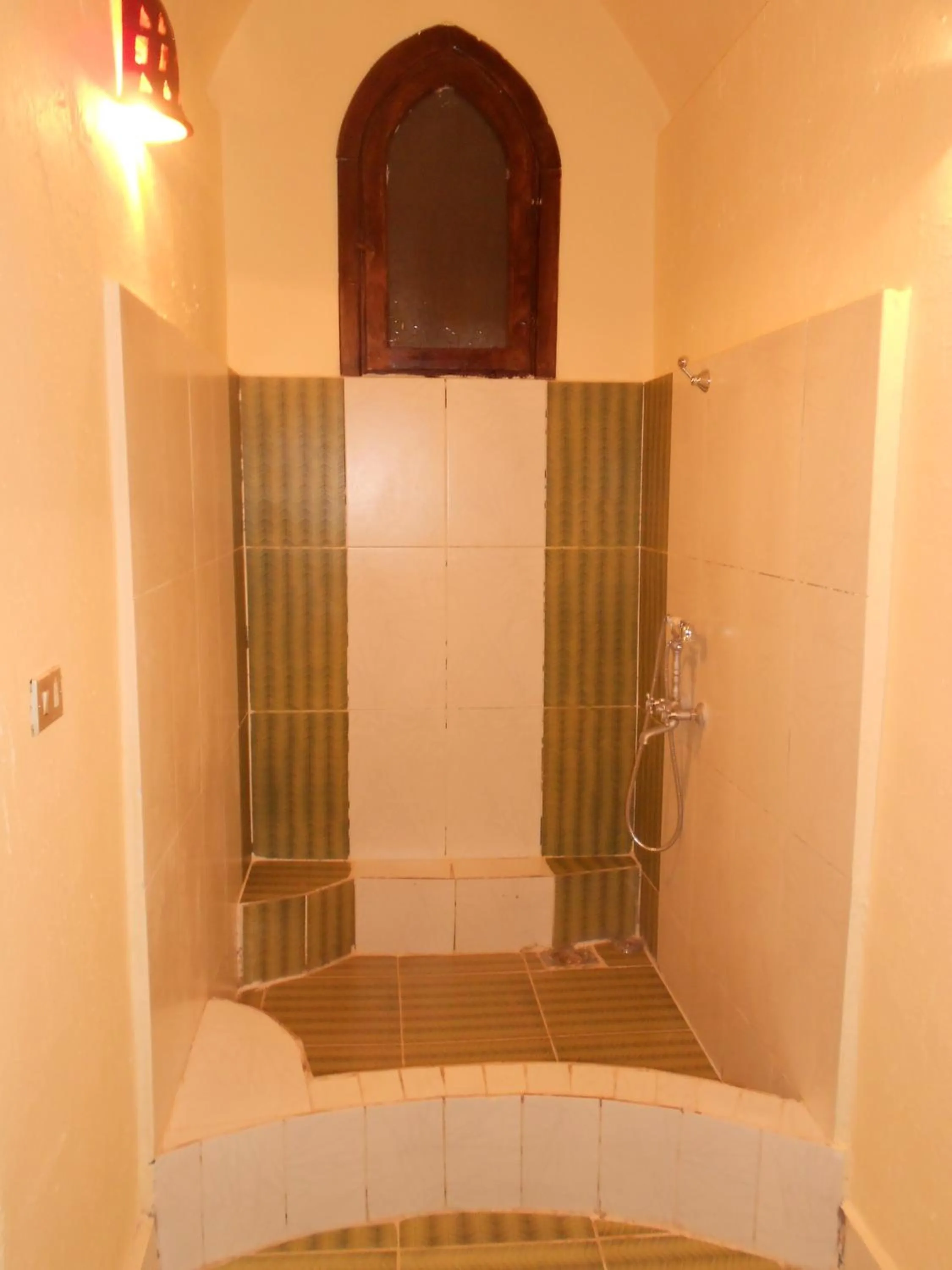 Shower, Bed in Shanda Lodge Desert Resort