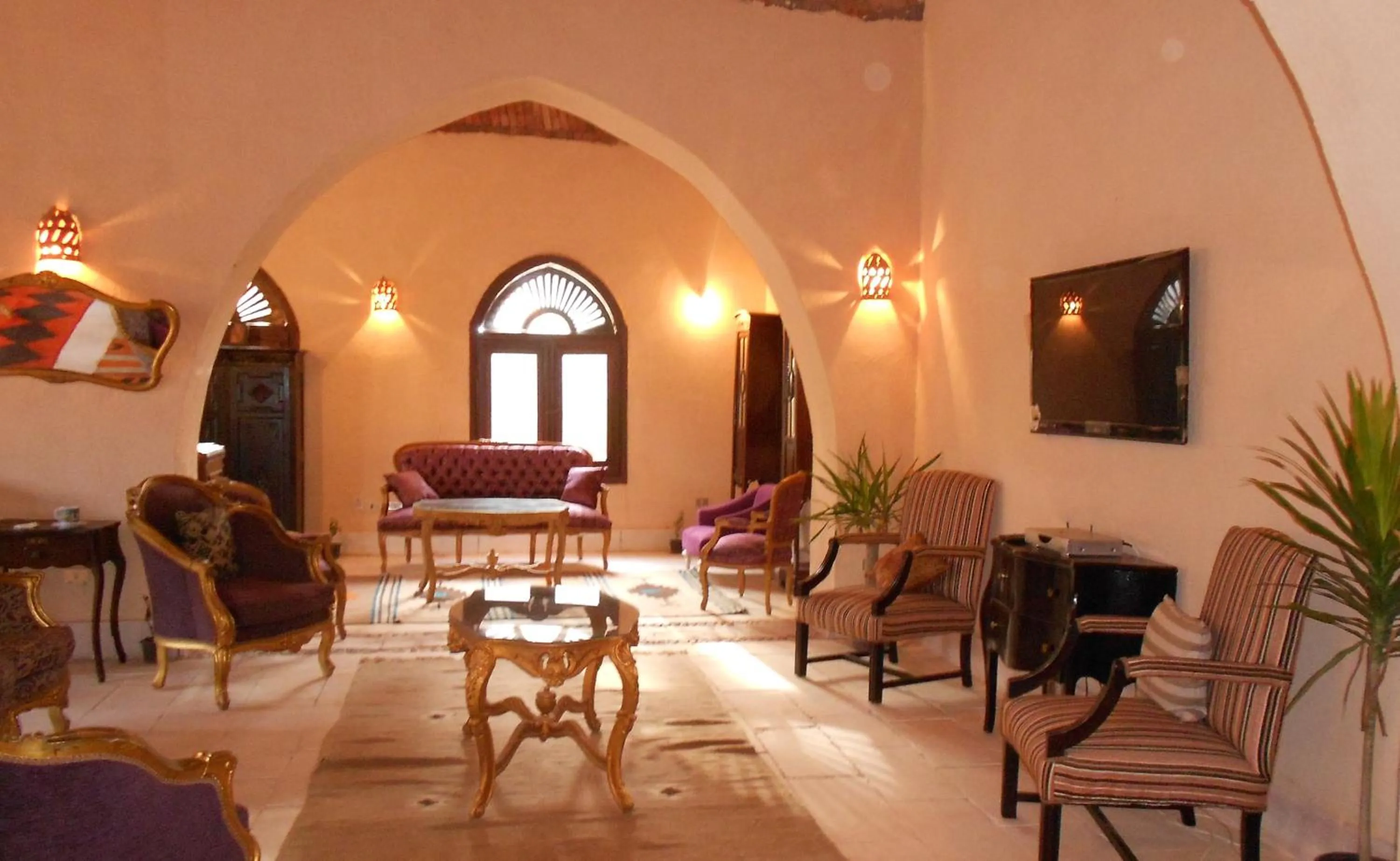 Communal lounge/ TV room in Shanda Lodge Desert Resort