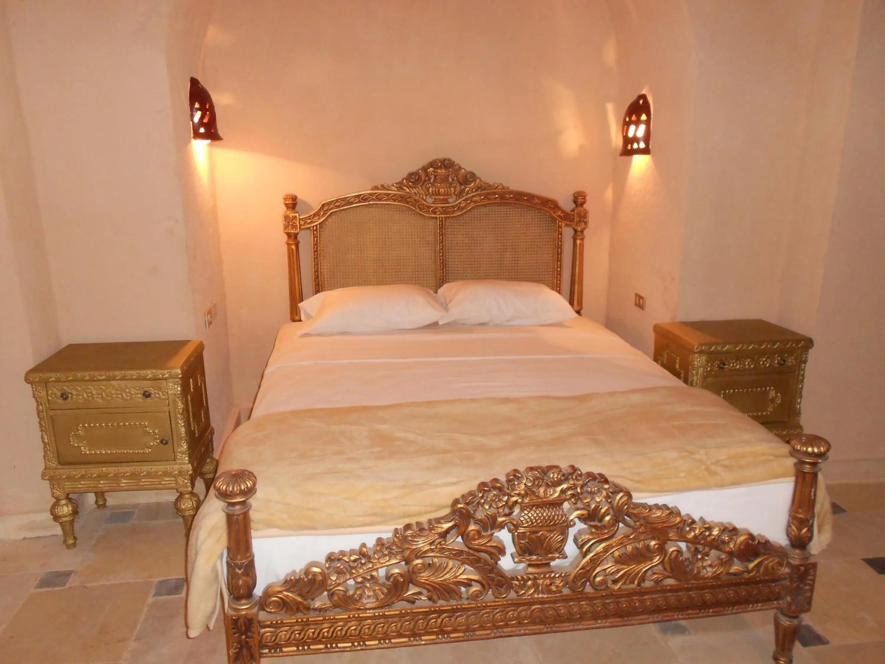 Bed in Shanda Lodge Desert Resort