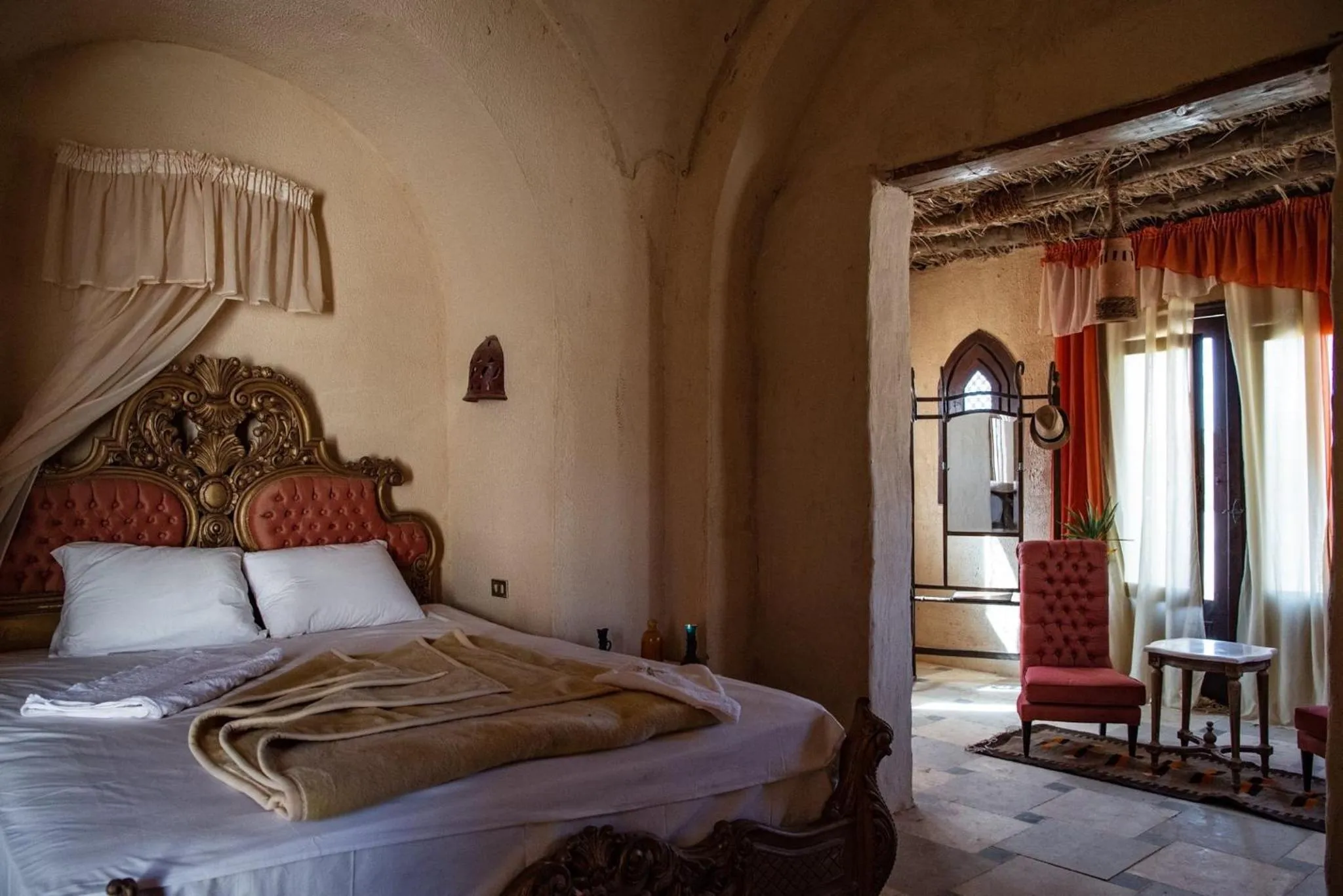 Photo of the whole room, Bed in Shanda Lodge Desert Resort