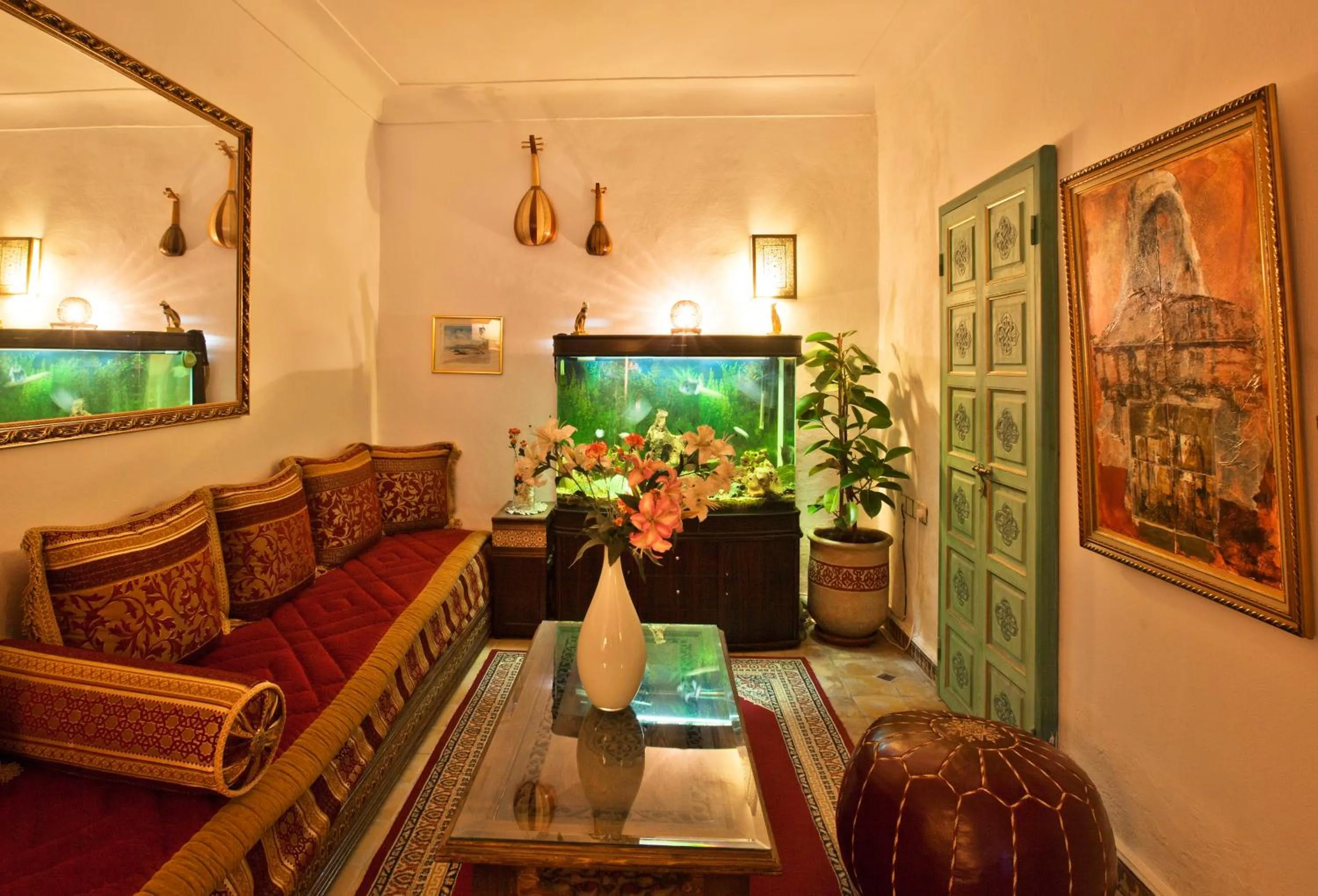 Communal lounge/ TV room in Riad Cherihane