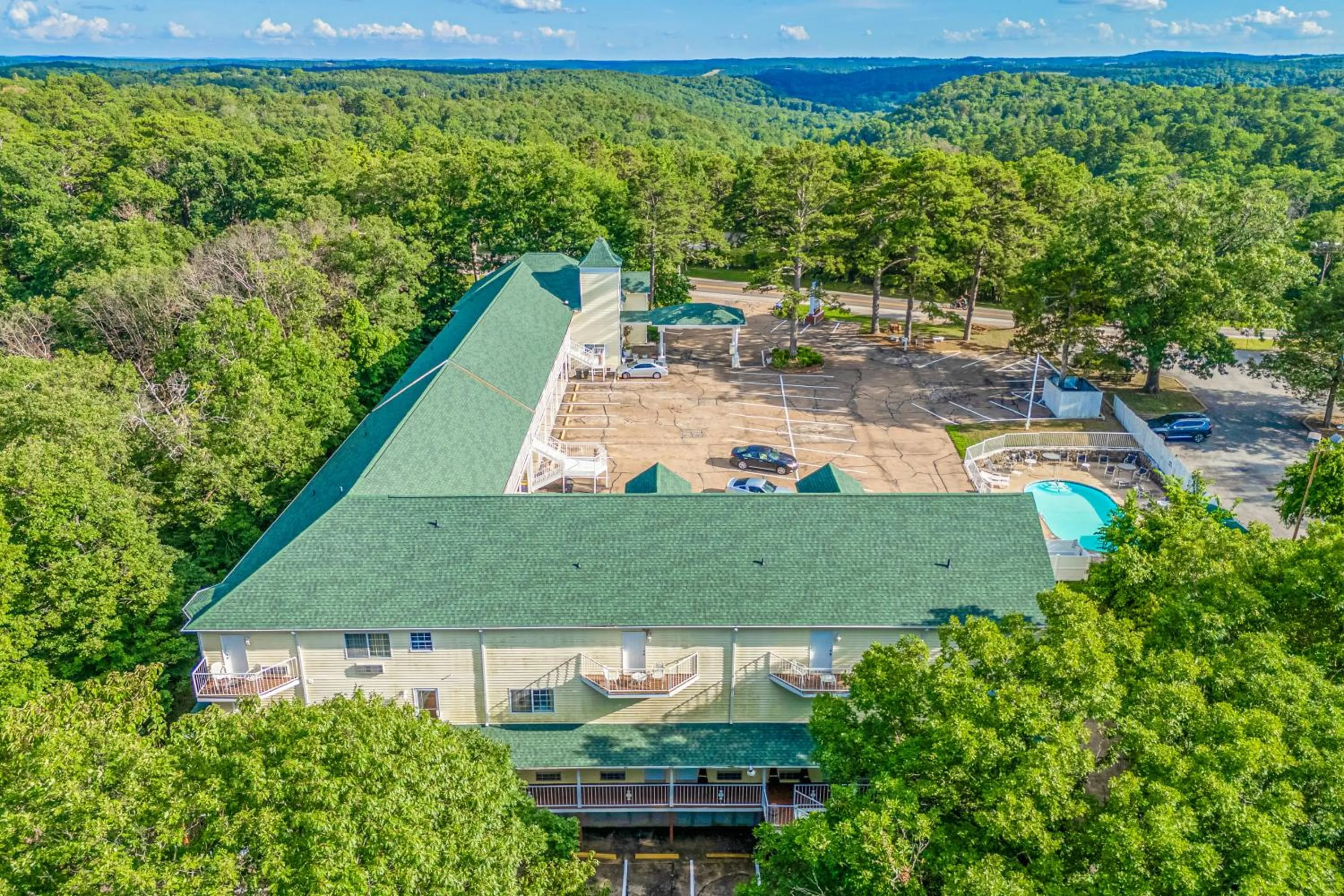 Bird's eye view in Hotel O Eureka Springs - Christ of Ozark Area