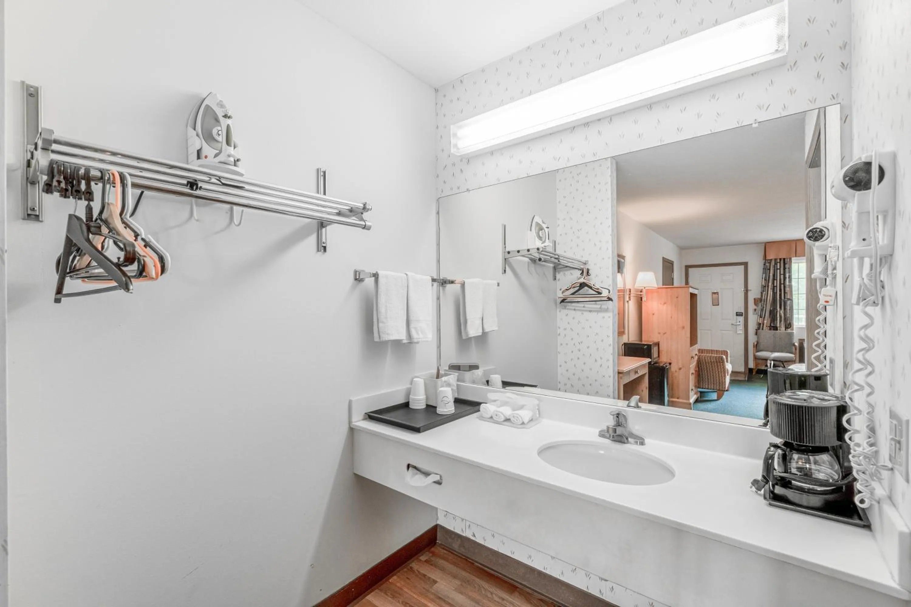 Bathroom in Hotel O Eureka Springs - Christ of Ozark Area