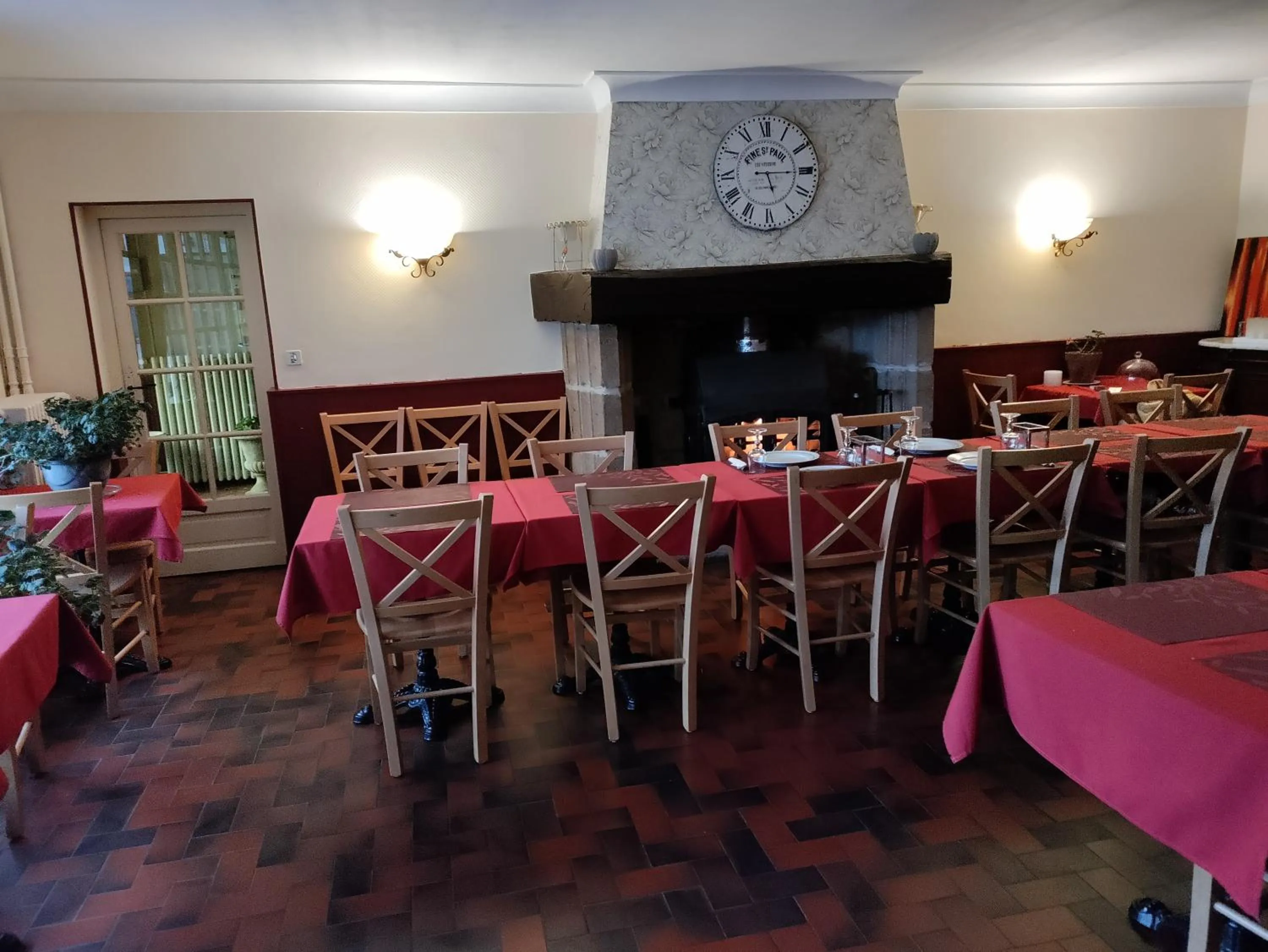 Restaurant/places to eat in Le Bellerive