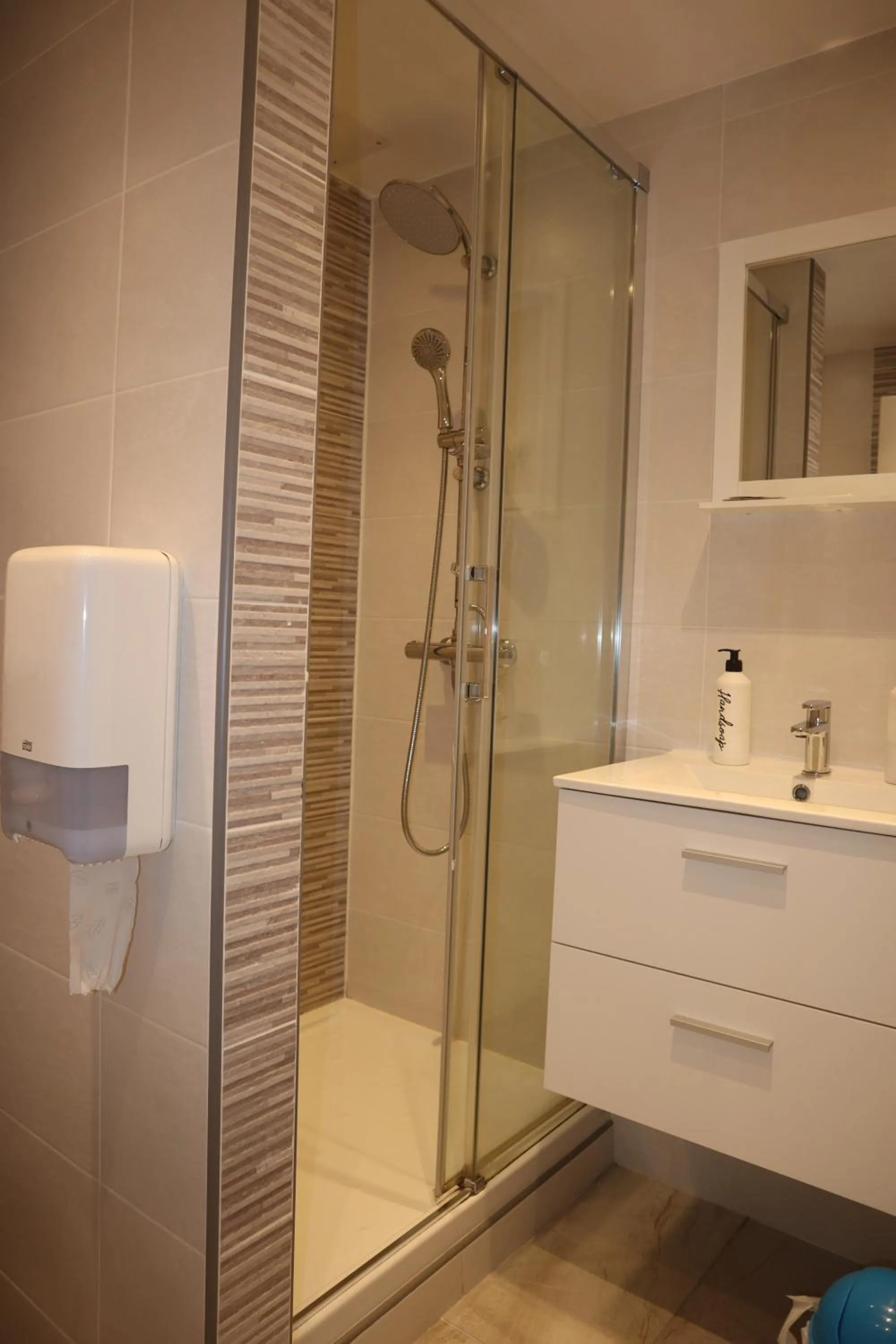 Shower in Le Bellerive