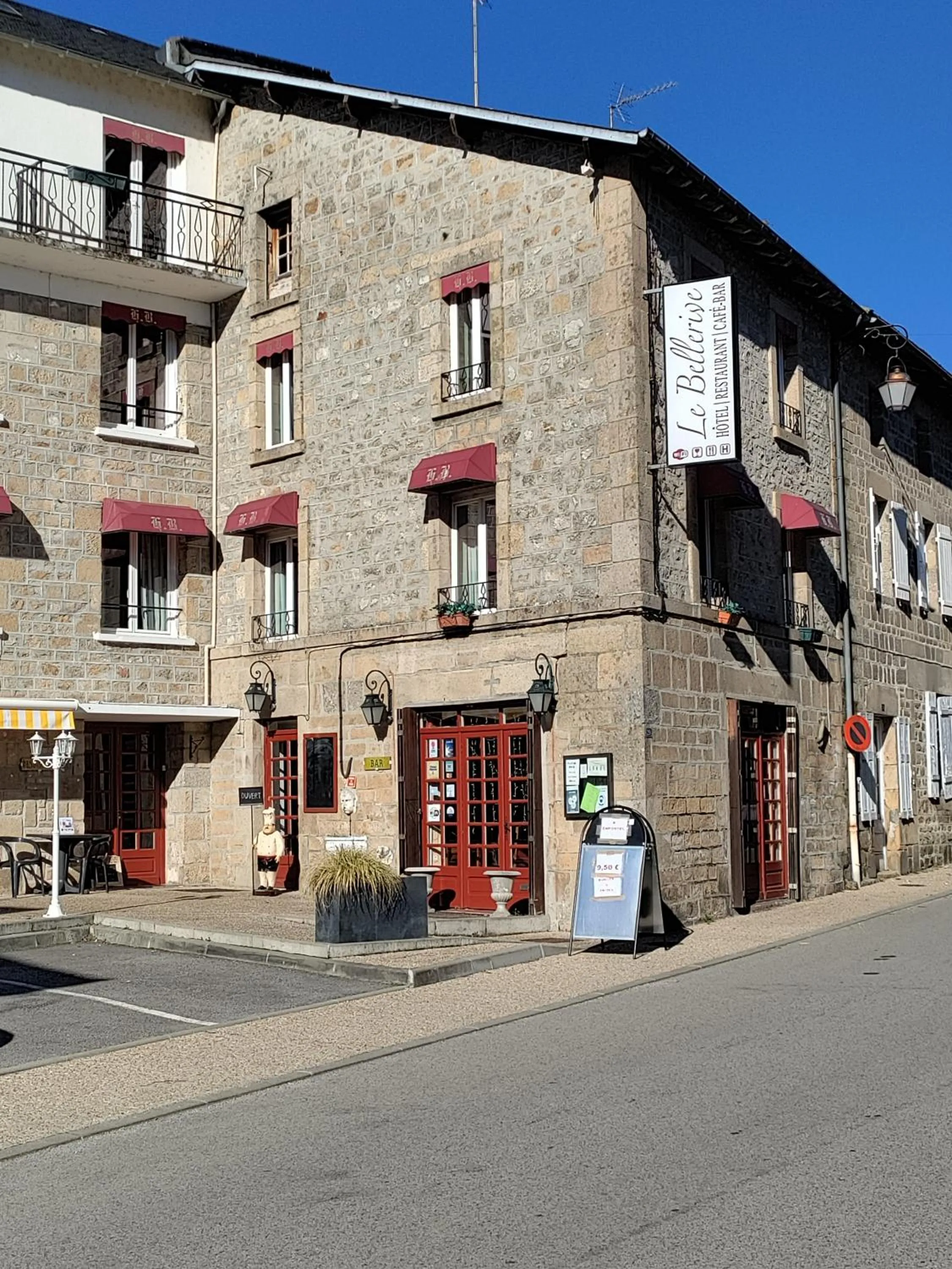Property building in Le Bellerive