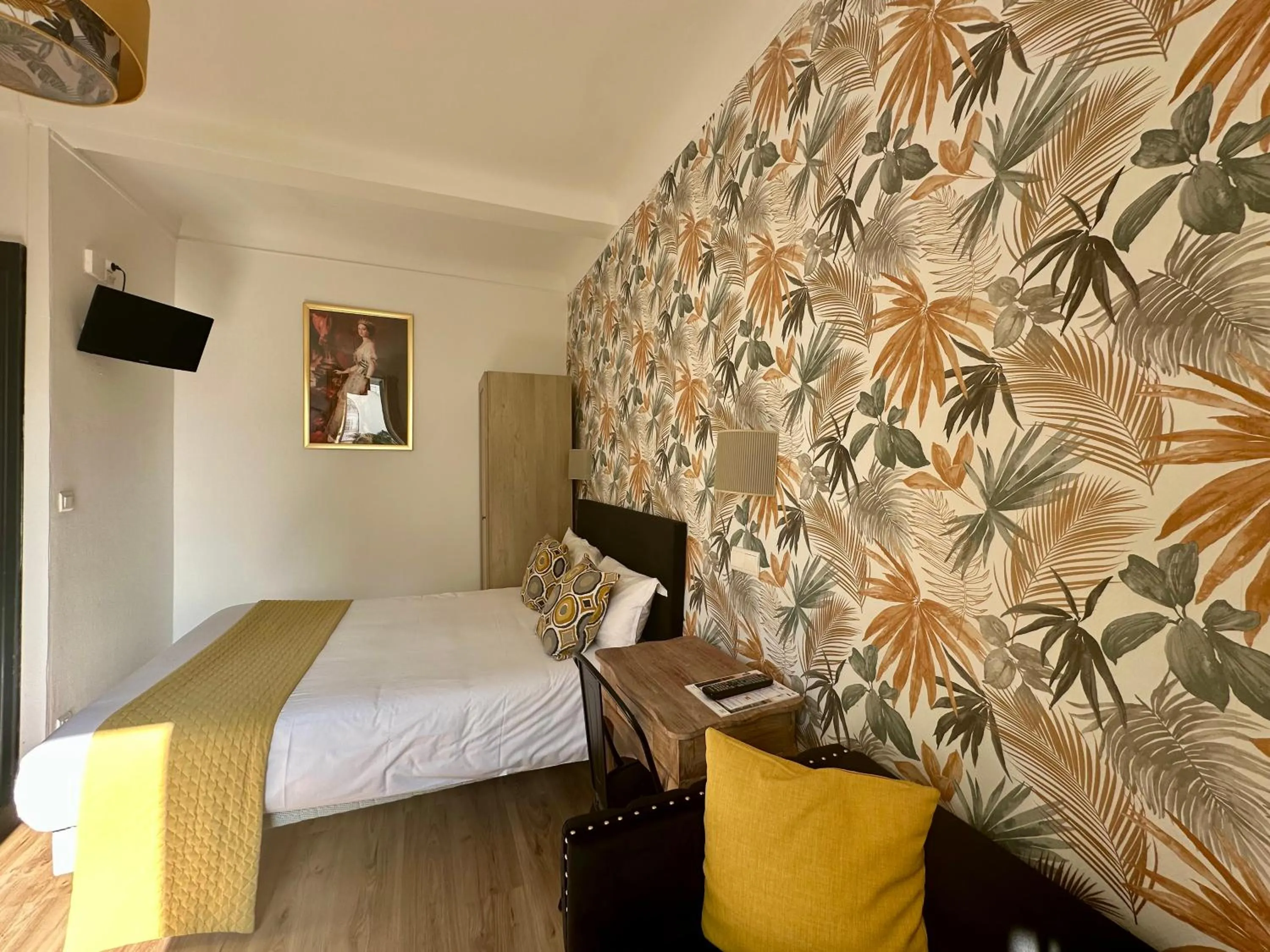 Photo of the whole room, Bed in Hôtel Parc Mazon-Biarritz