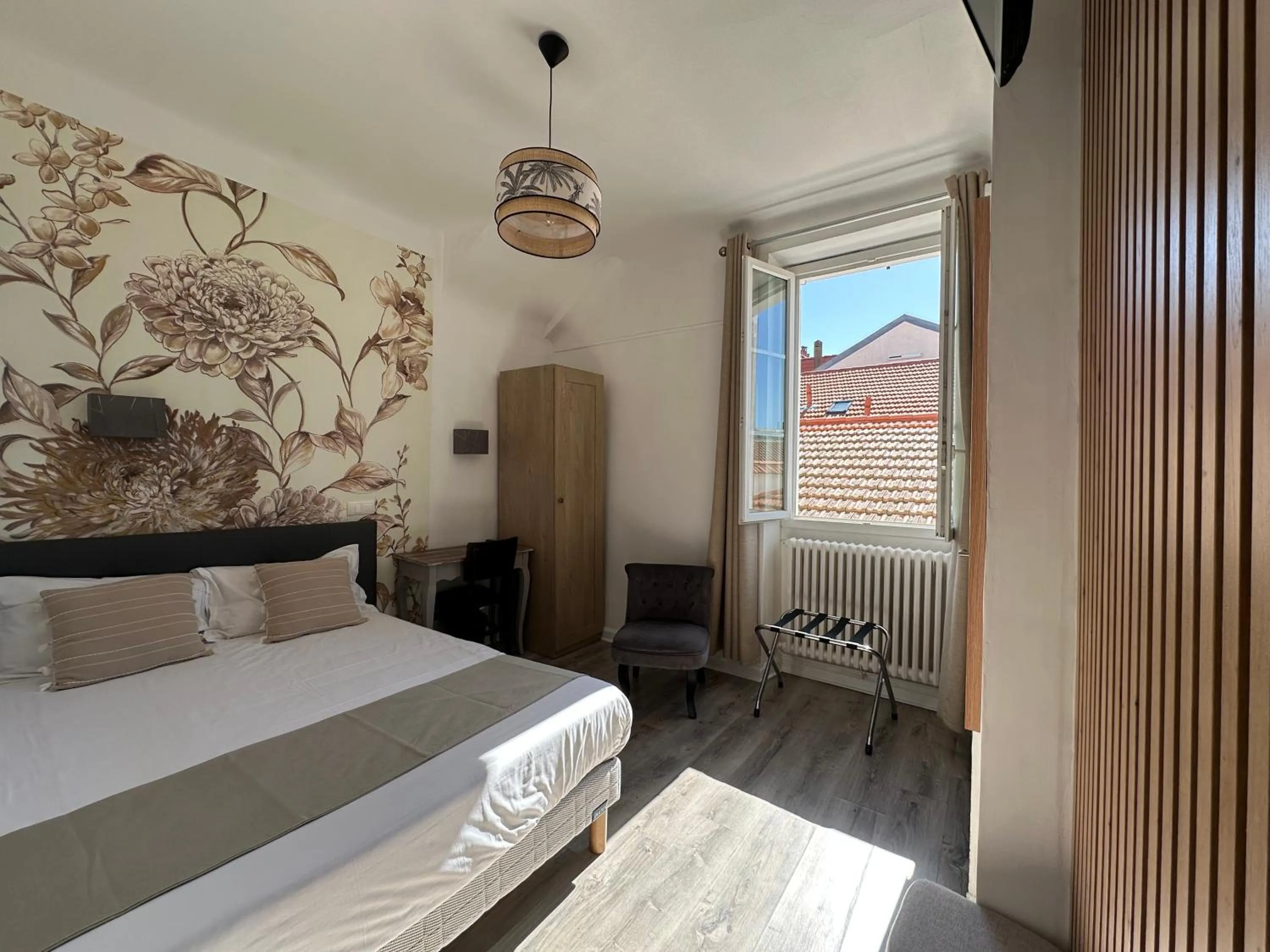 Photo of the whole room, Bed in Hôtel Parc Mazon-Biarritz