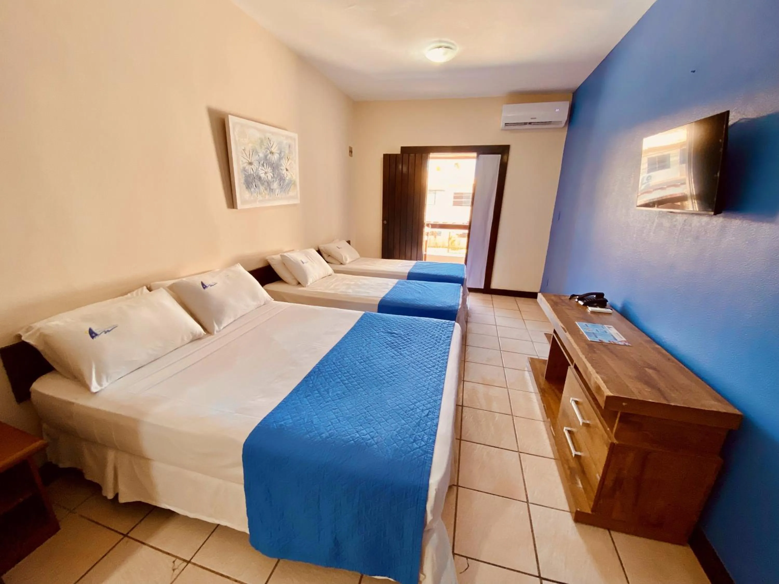 Bed in Hotel Porto das Ancoras