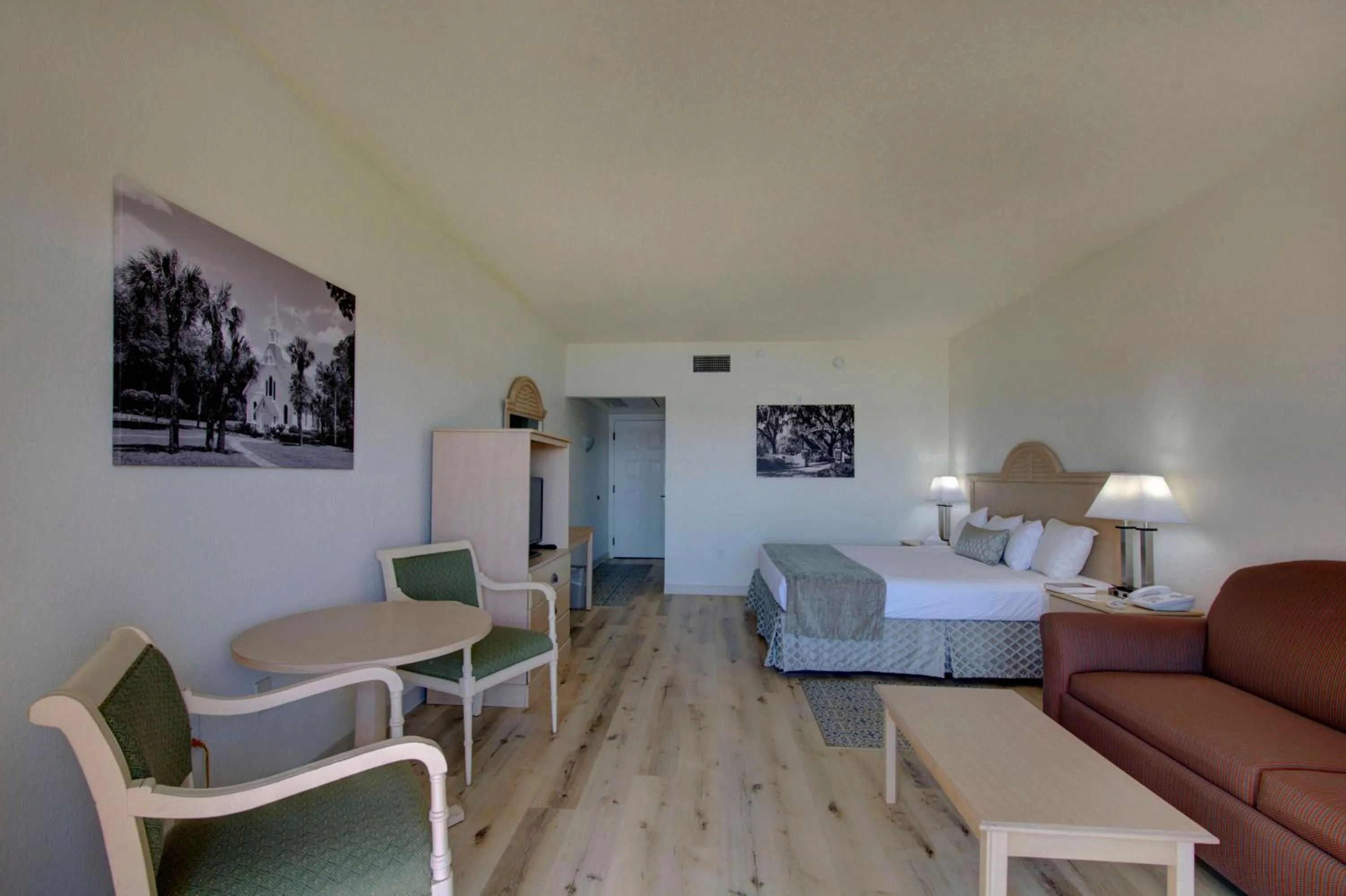 Photo of the whole room in Epworth By The Sea