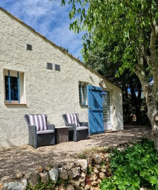 Property building in L' Esmerand