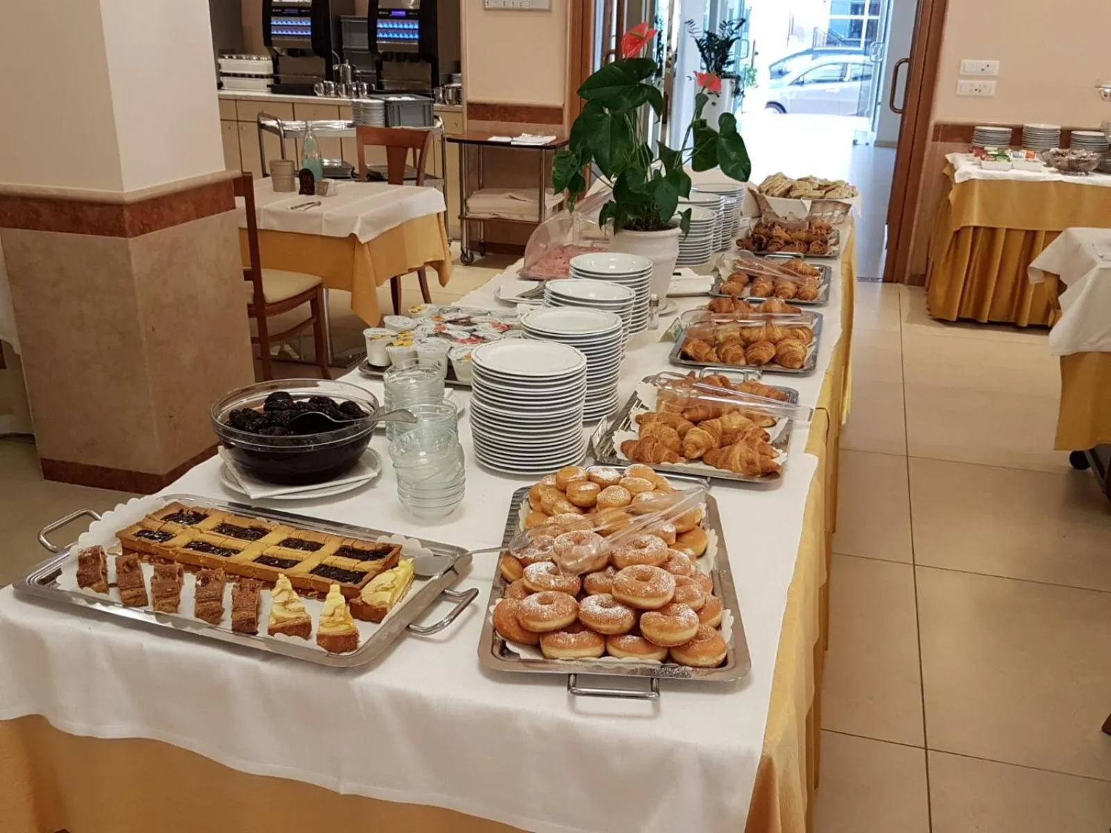 Breakfast in Hotel Pineta