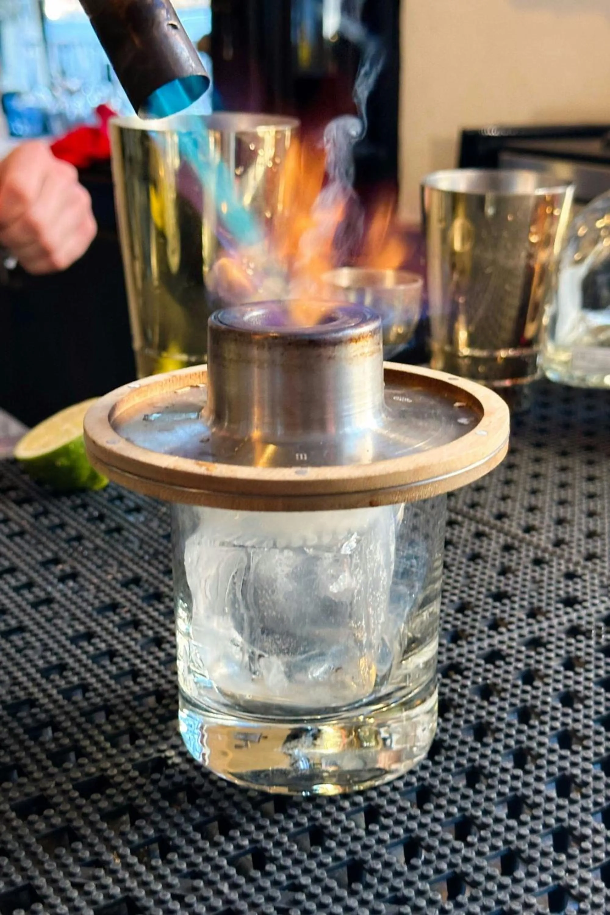 Lounge or bar in Sheraton Grand Sacramento