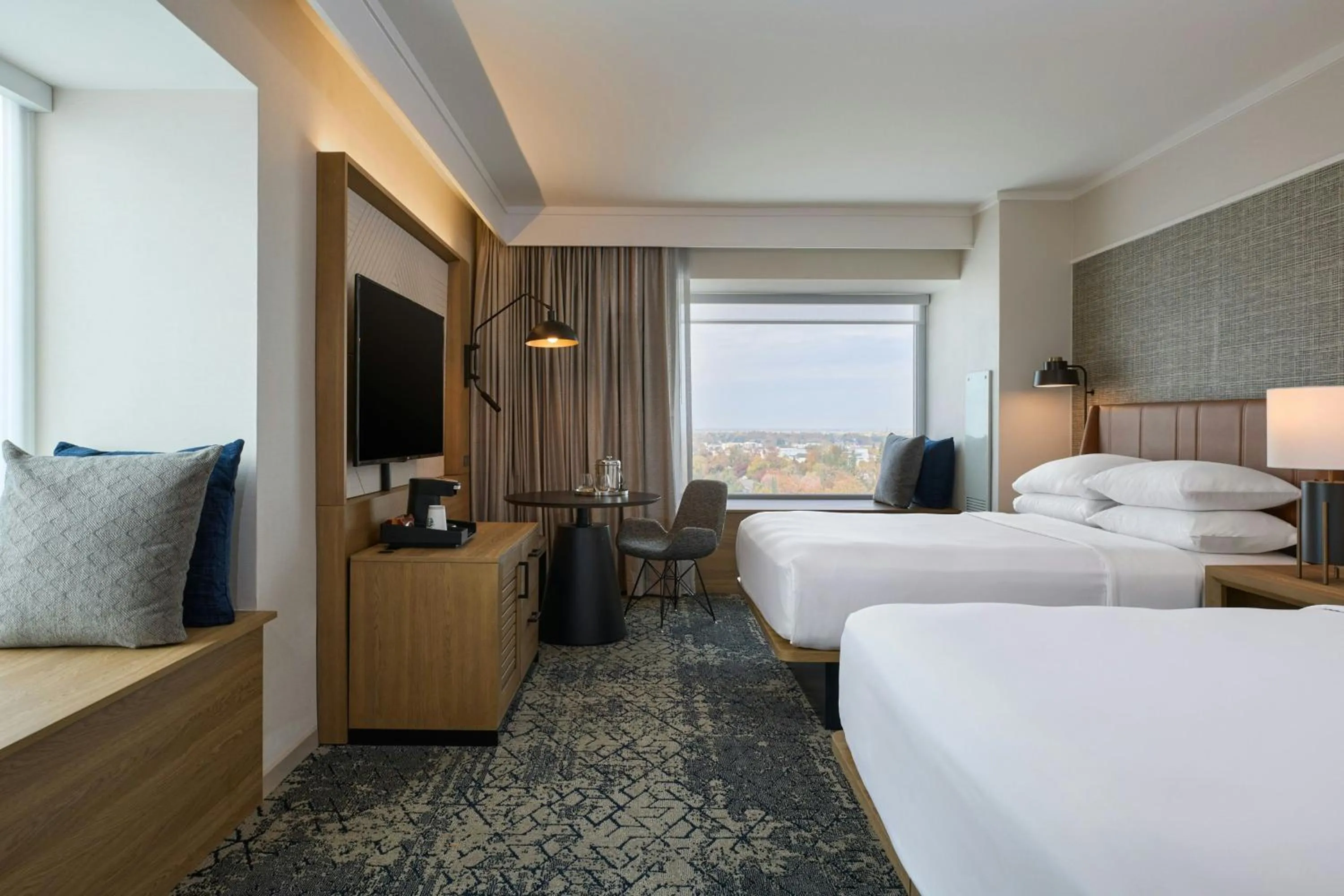 Photo of the whole room, Bed in Sheraton Grand Sacramento