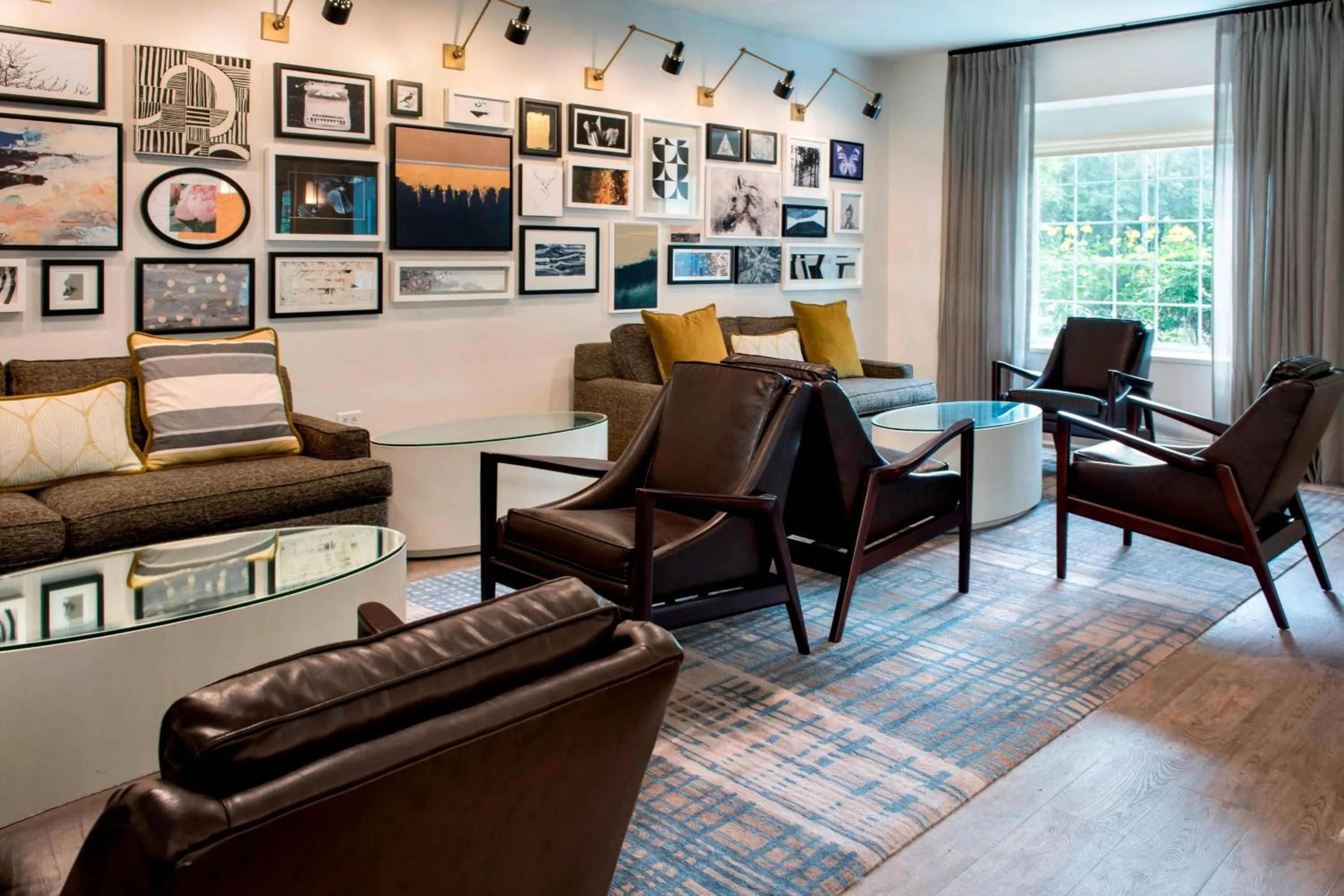 Lounge or bar in Delta Hotels by Marriott Basking Ridge
