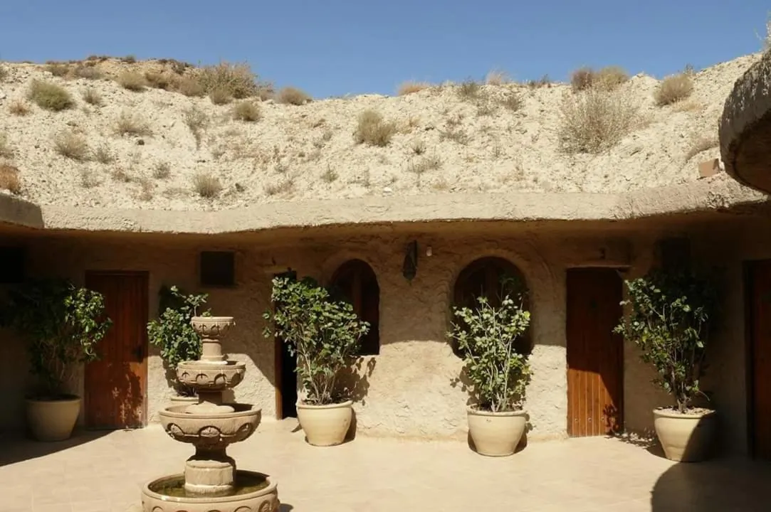 Hotel Cueva Tardienta Monegros-Adults Only