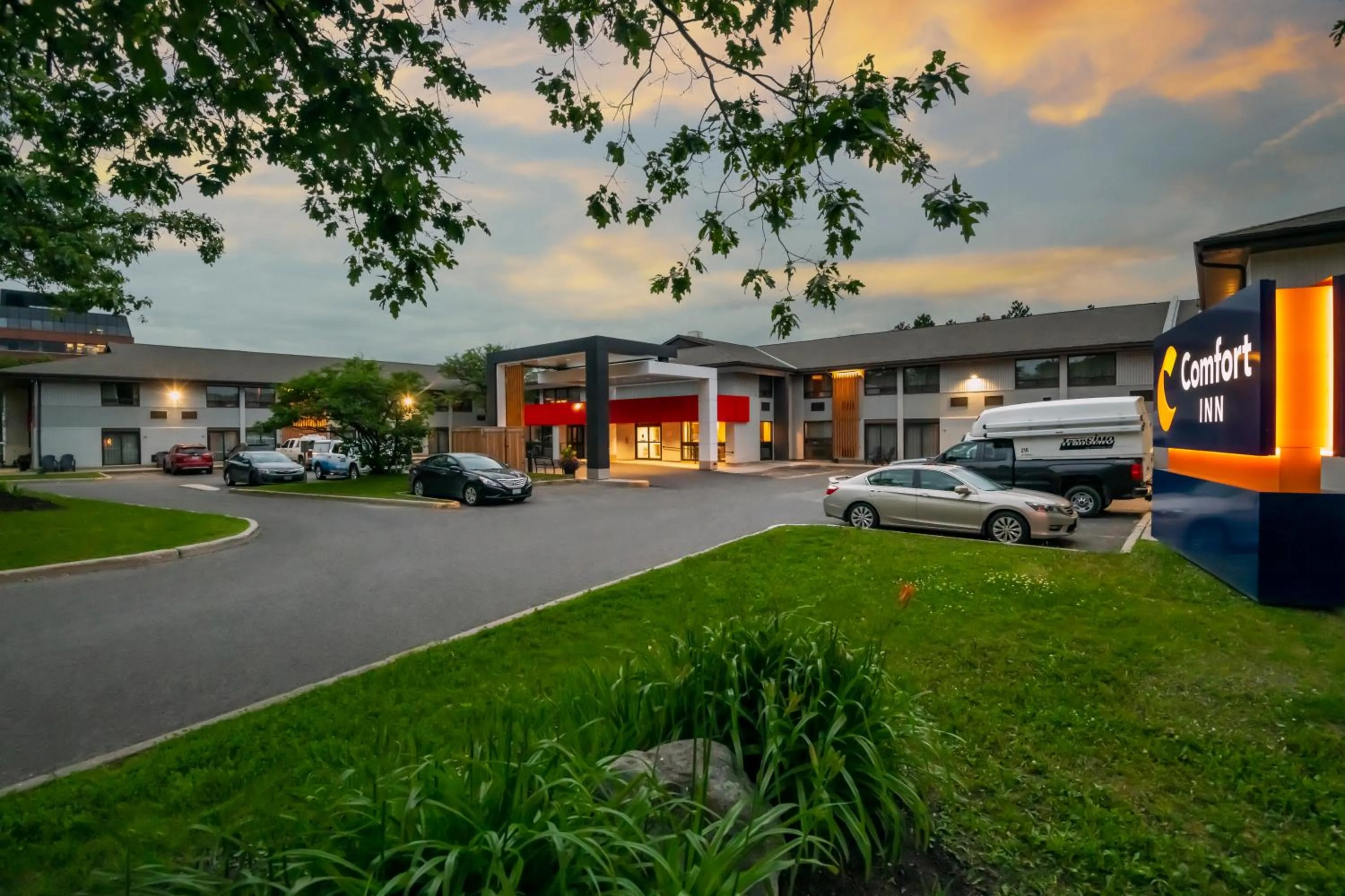 Property building in Comfort Inn West