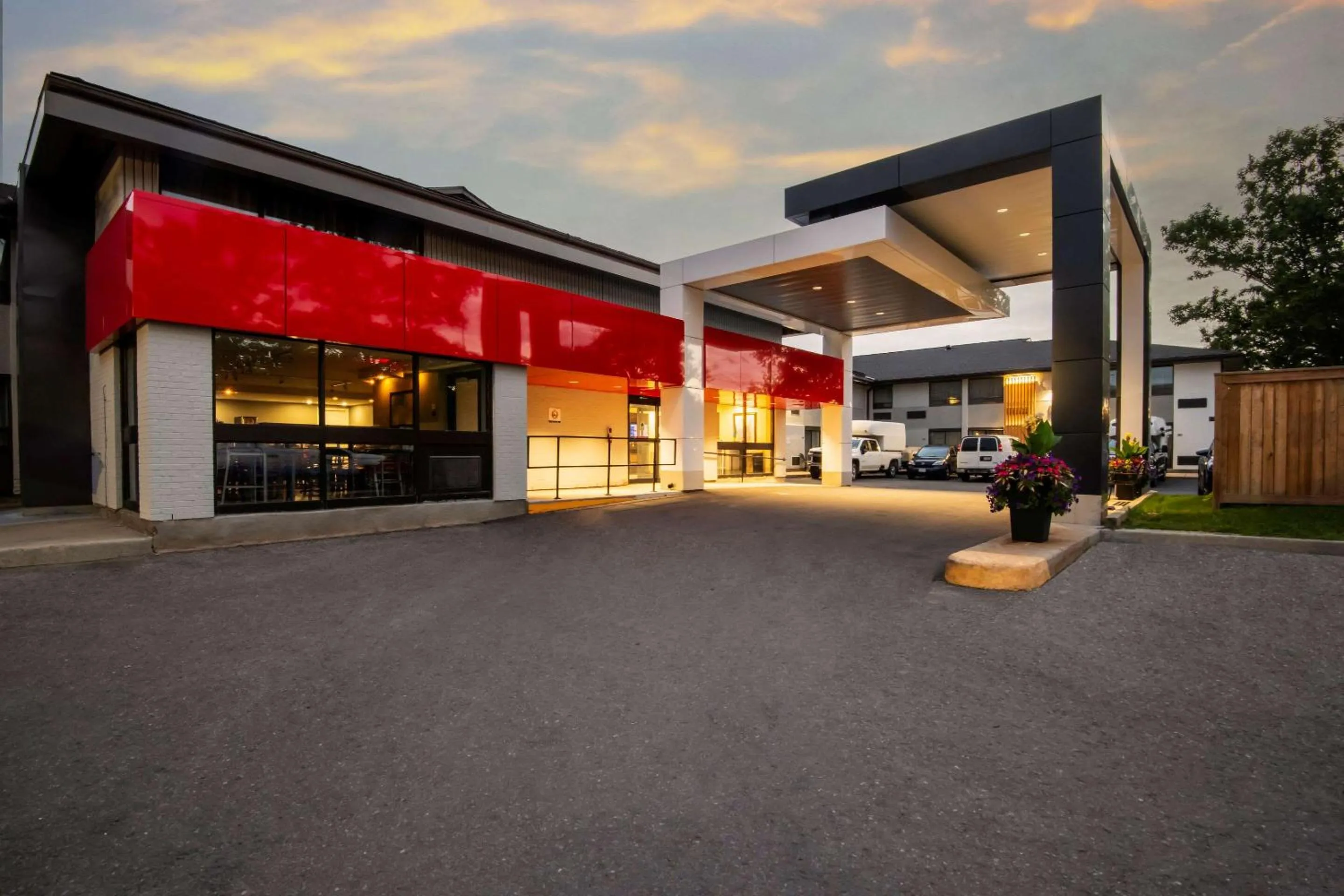 Property building in Comfort Inn West